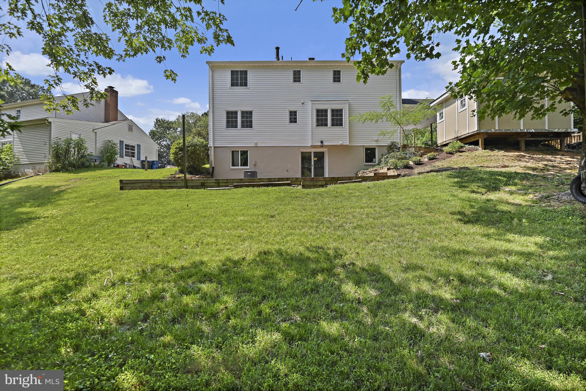 BURKE STATION SQUARE - Residential