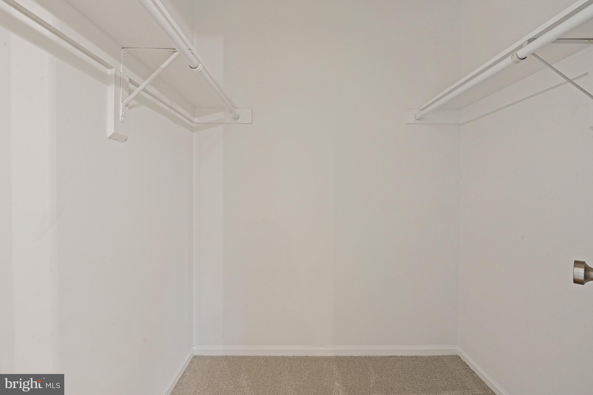 BURKE STATION SQUARE - Residential