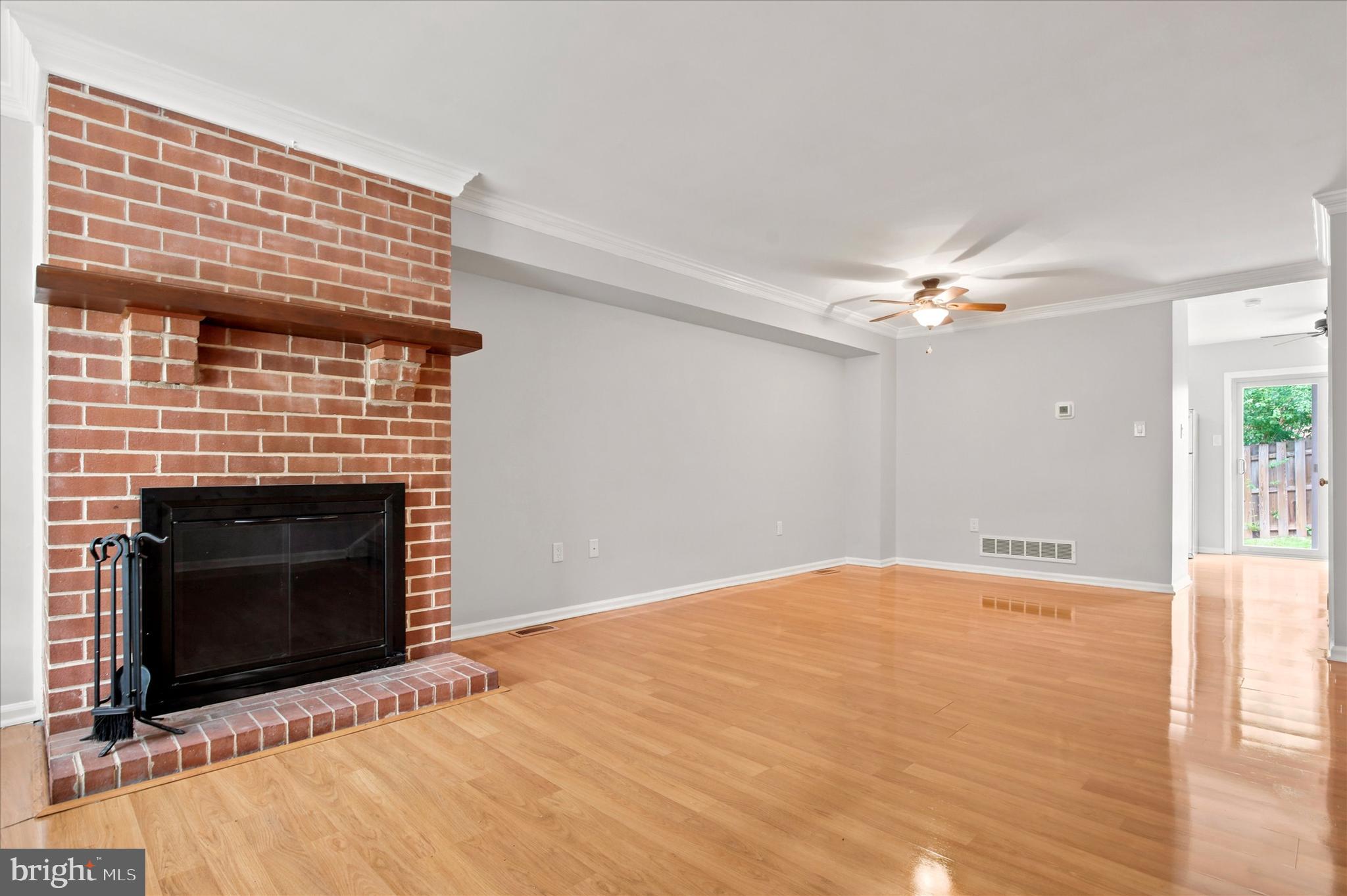 700 FARMINGTON AVENUE 4