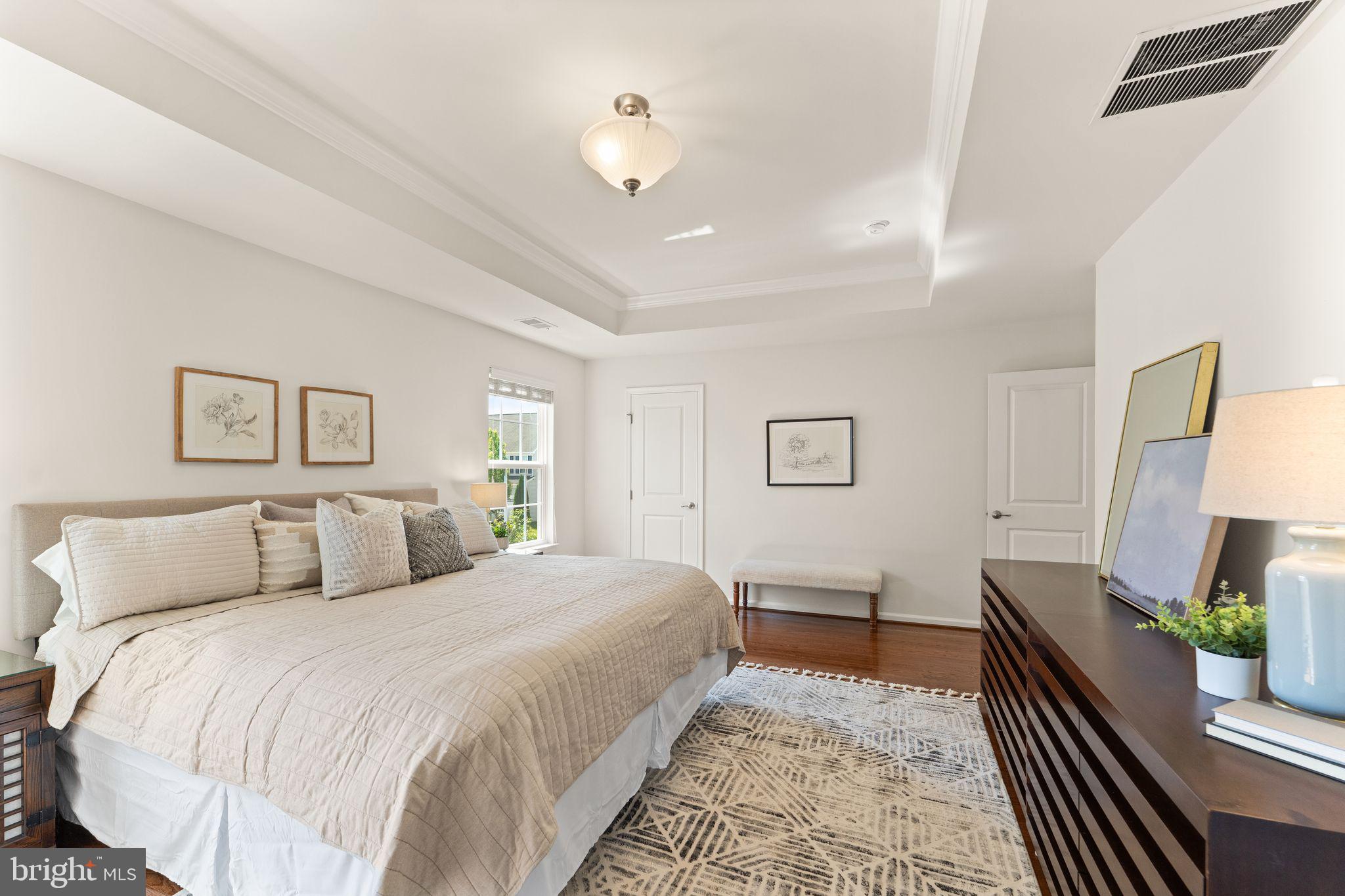 LOUDOUN CROSSING - Residential