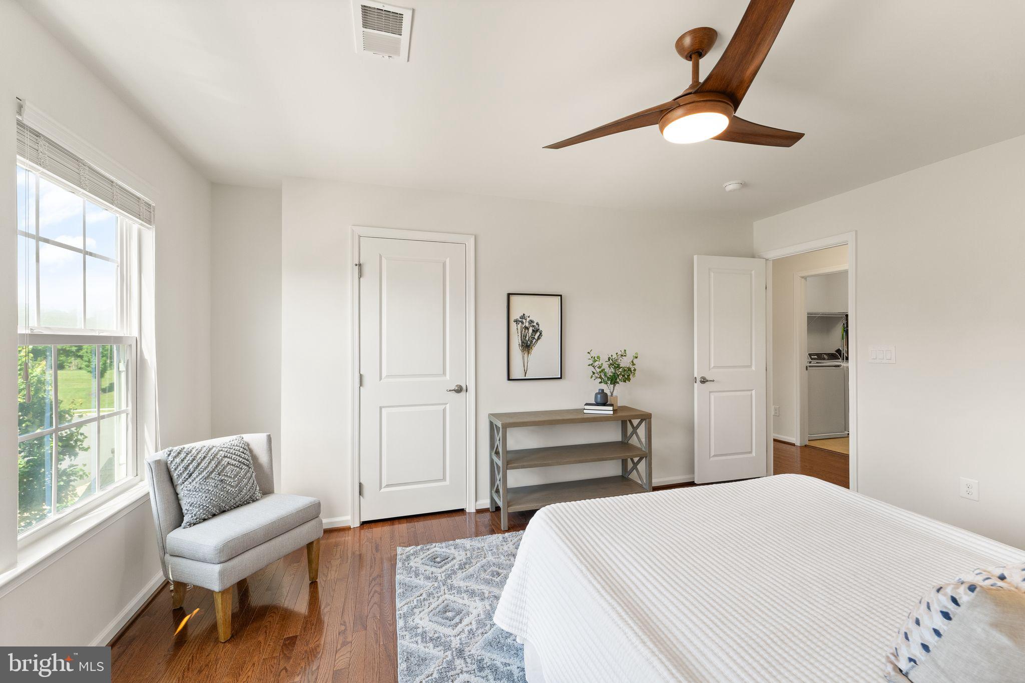 LOUDOUN CROSSING - Residential