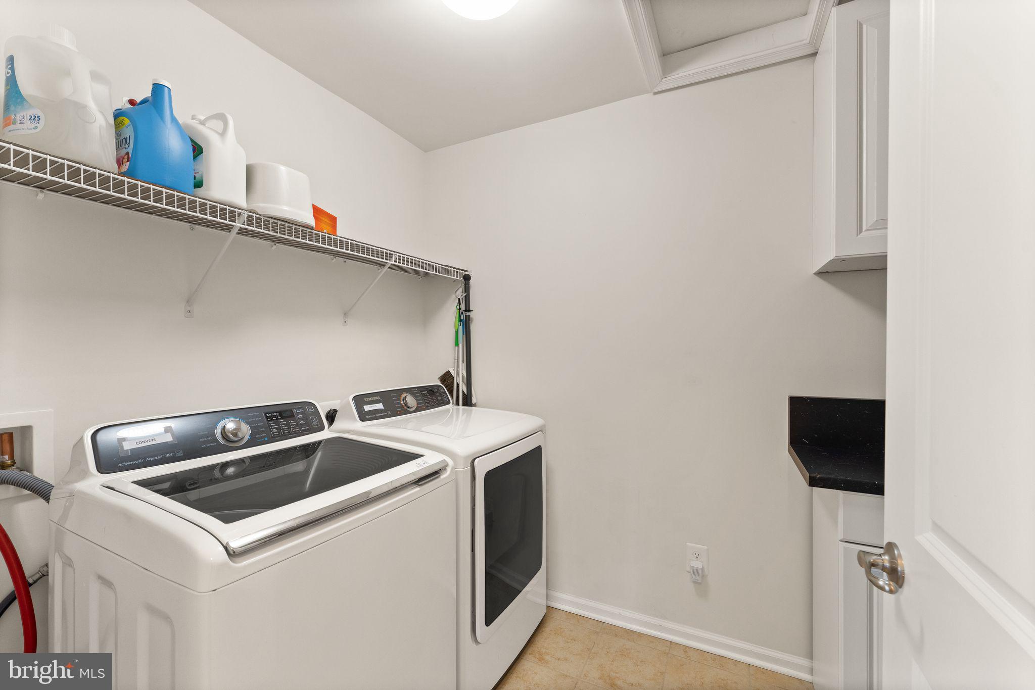 LOUDOUN CROSSING - Residential