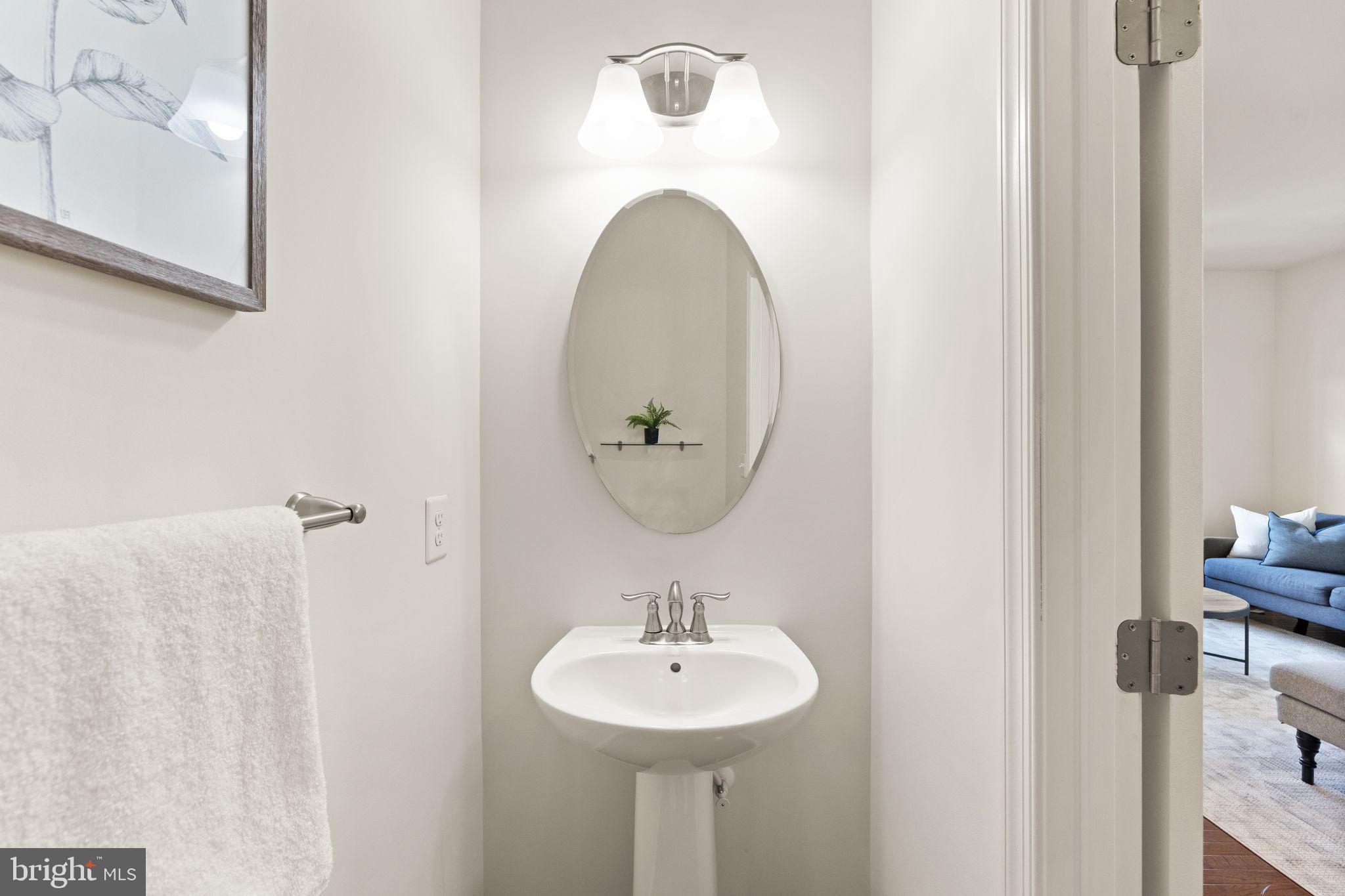 LOUDOUN CROSSING - Residential