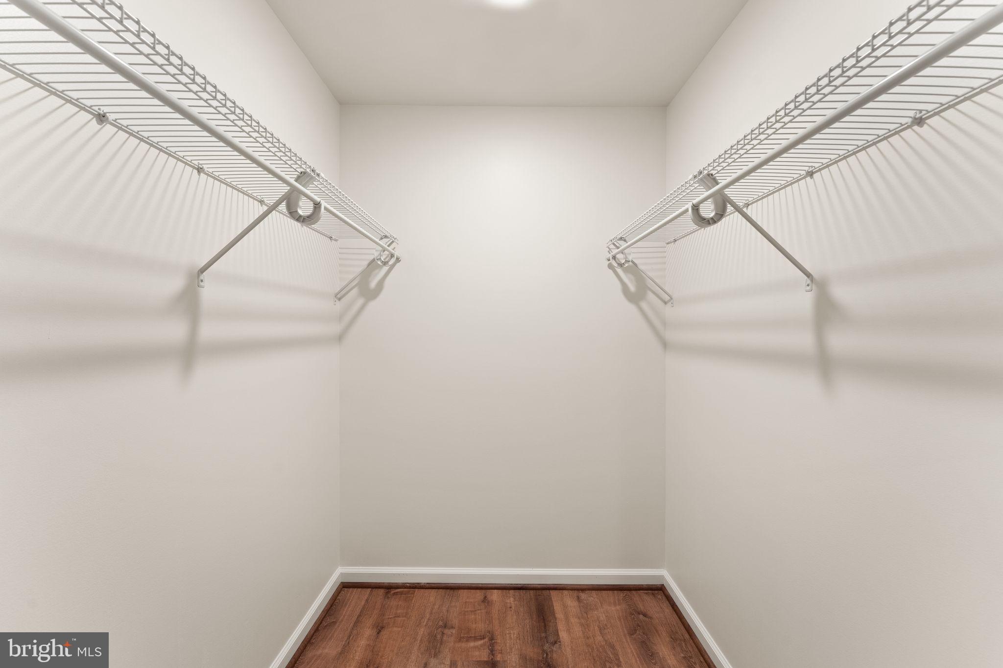 LOUDOUN CROSSING - Residential