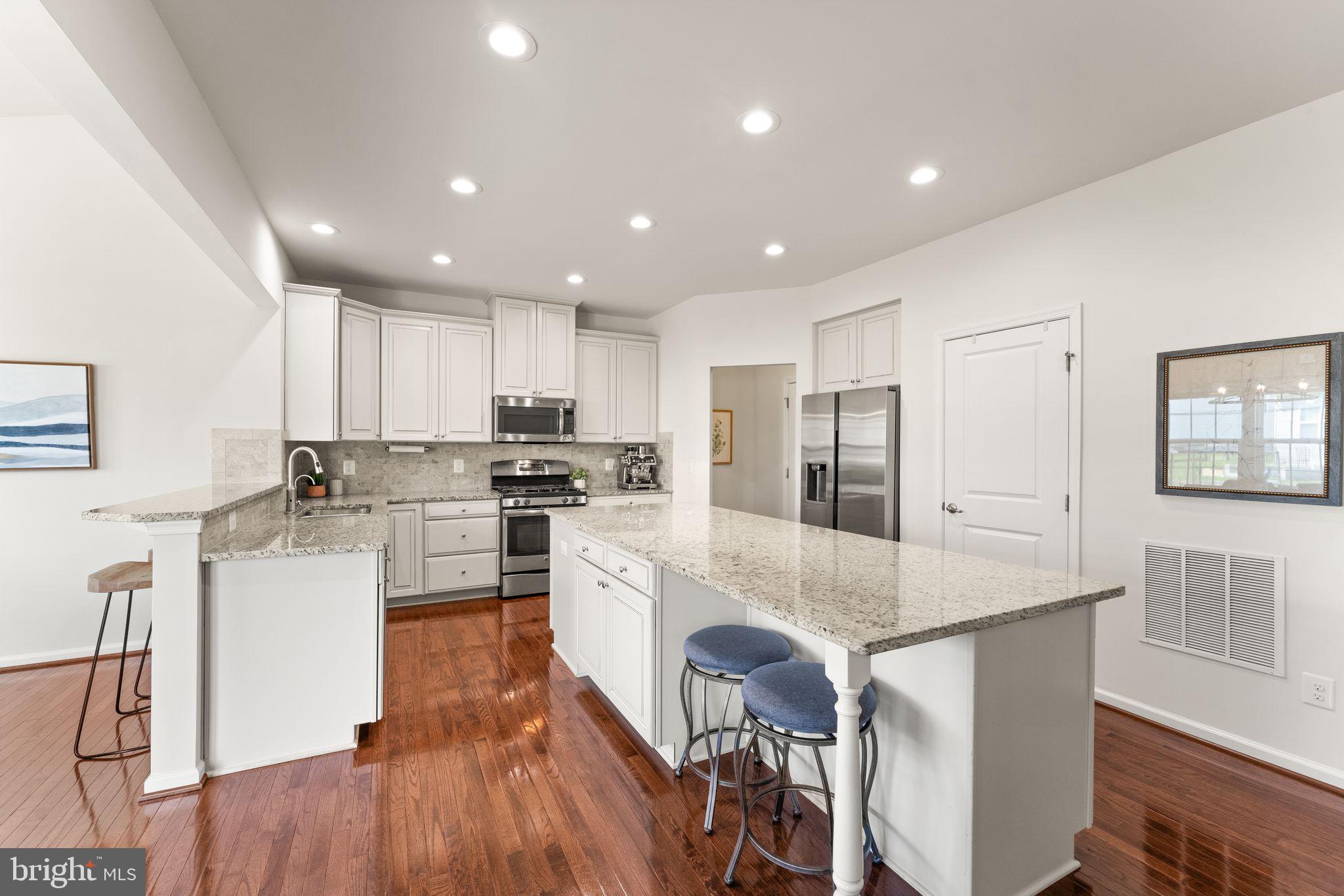 LOUDOUN CROSSING - Residential