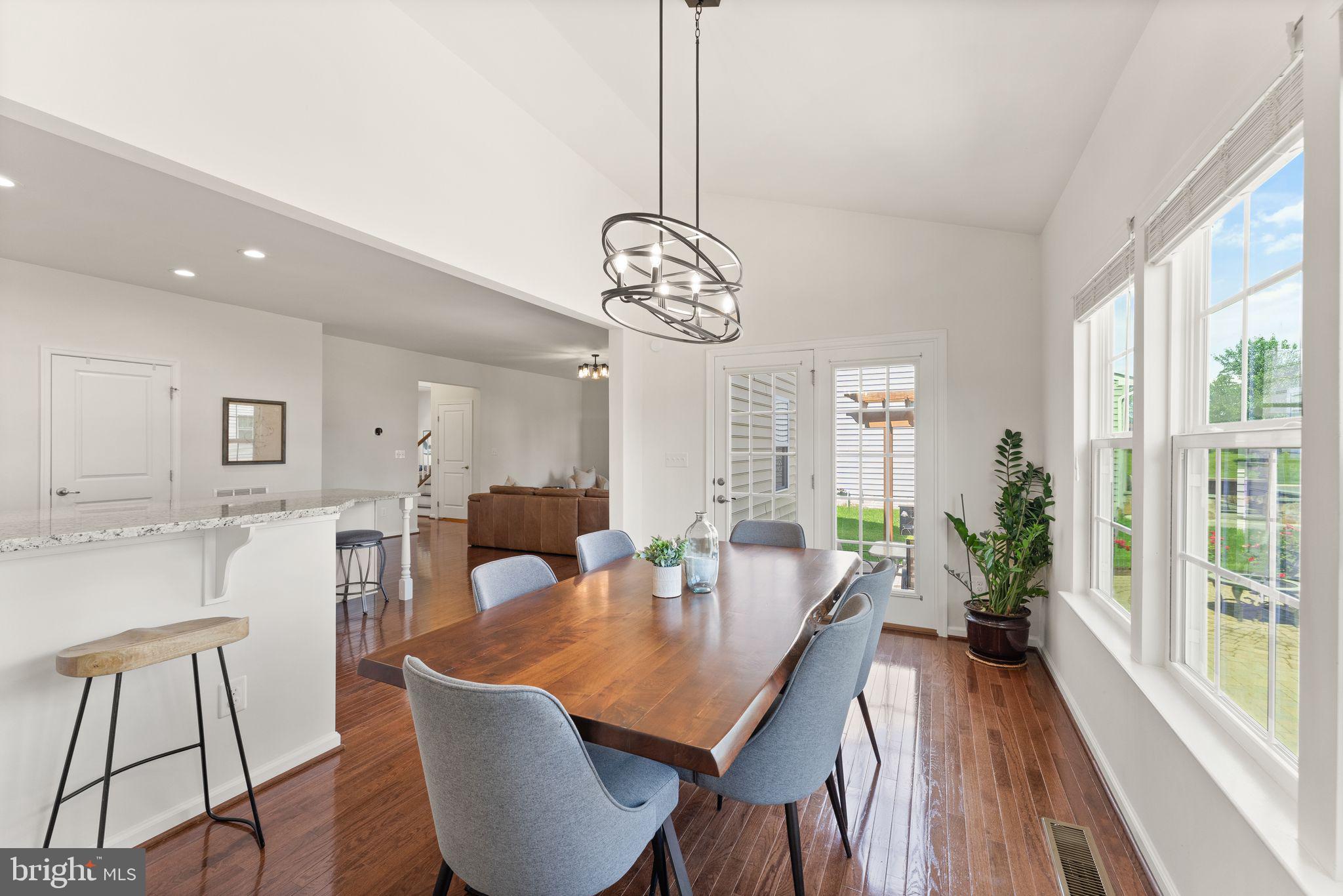 LOUDOUN CROSSING - Residential