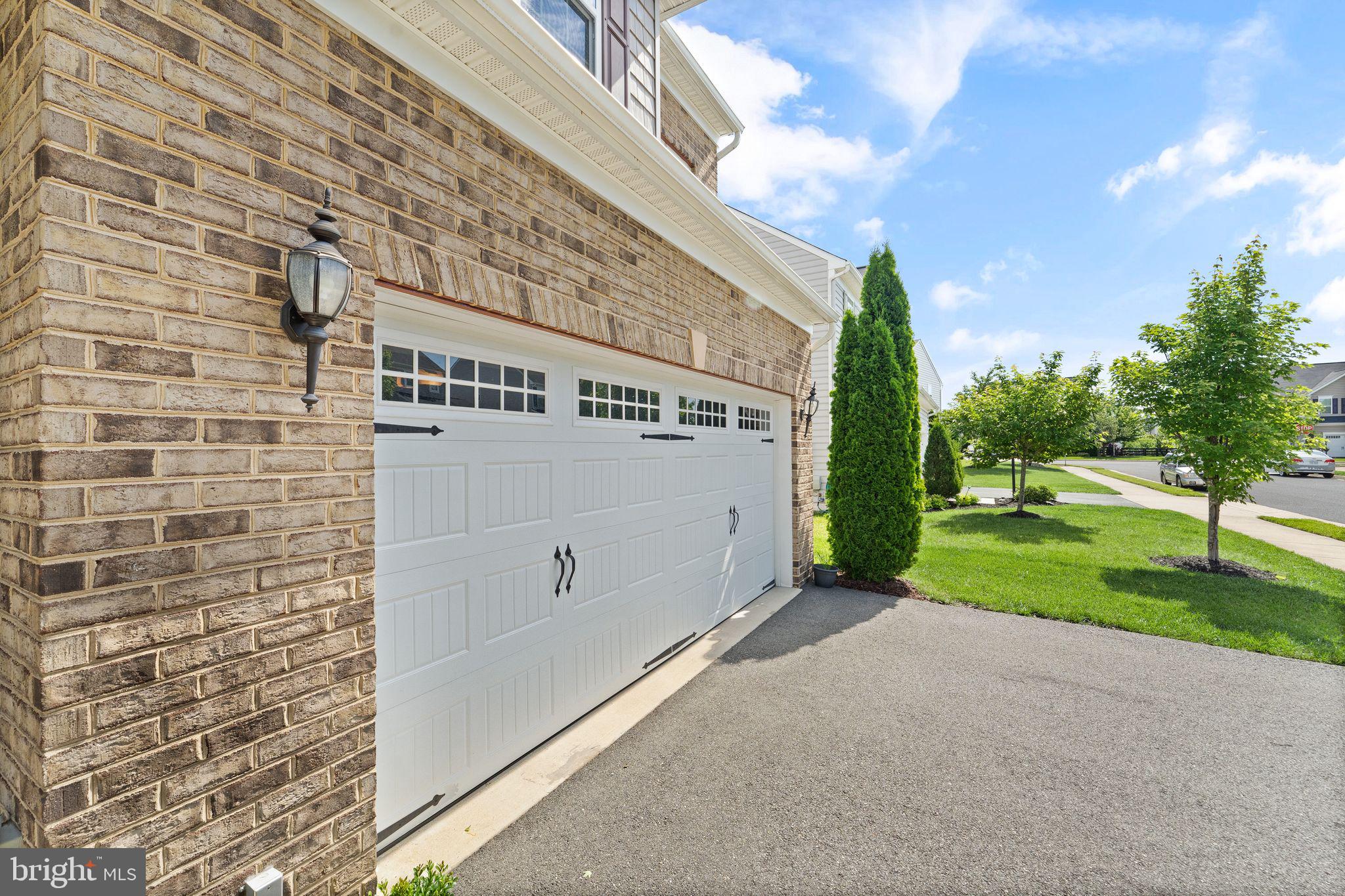 LOUDOUN CROSSING - Residential