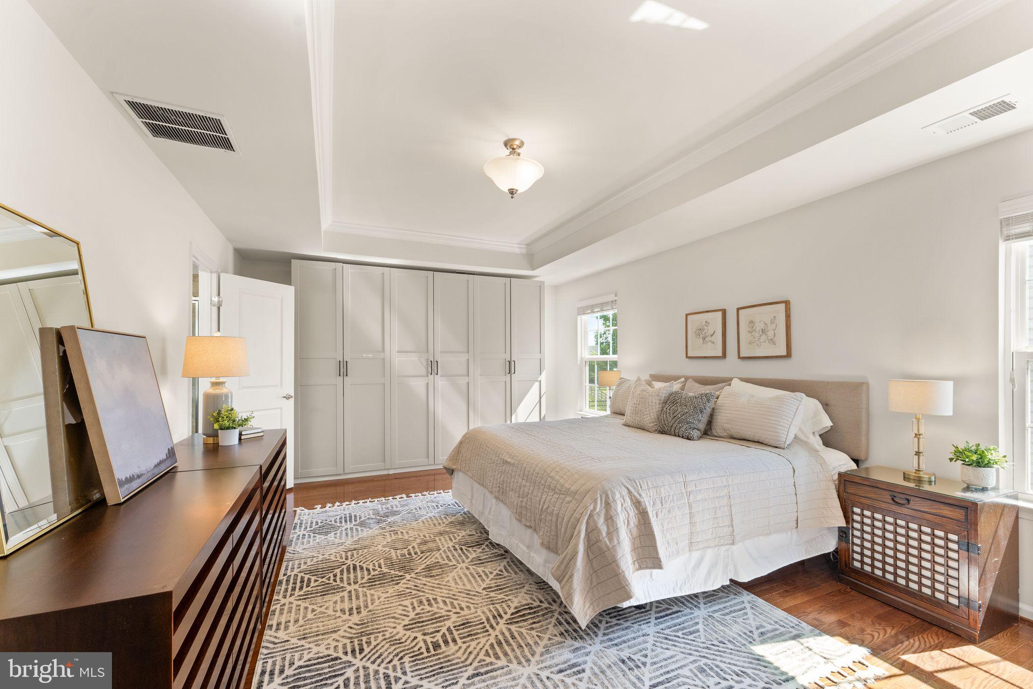 LOUDOUN CROSSING - Residential