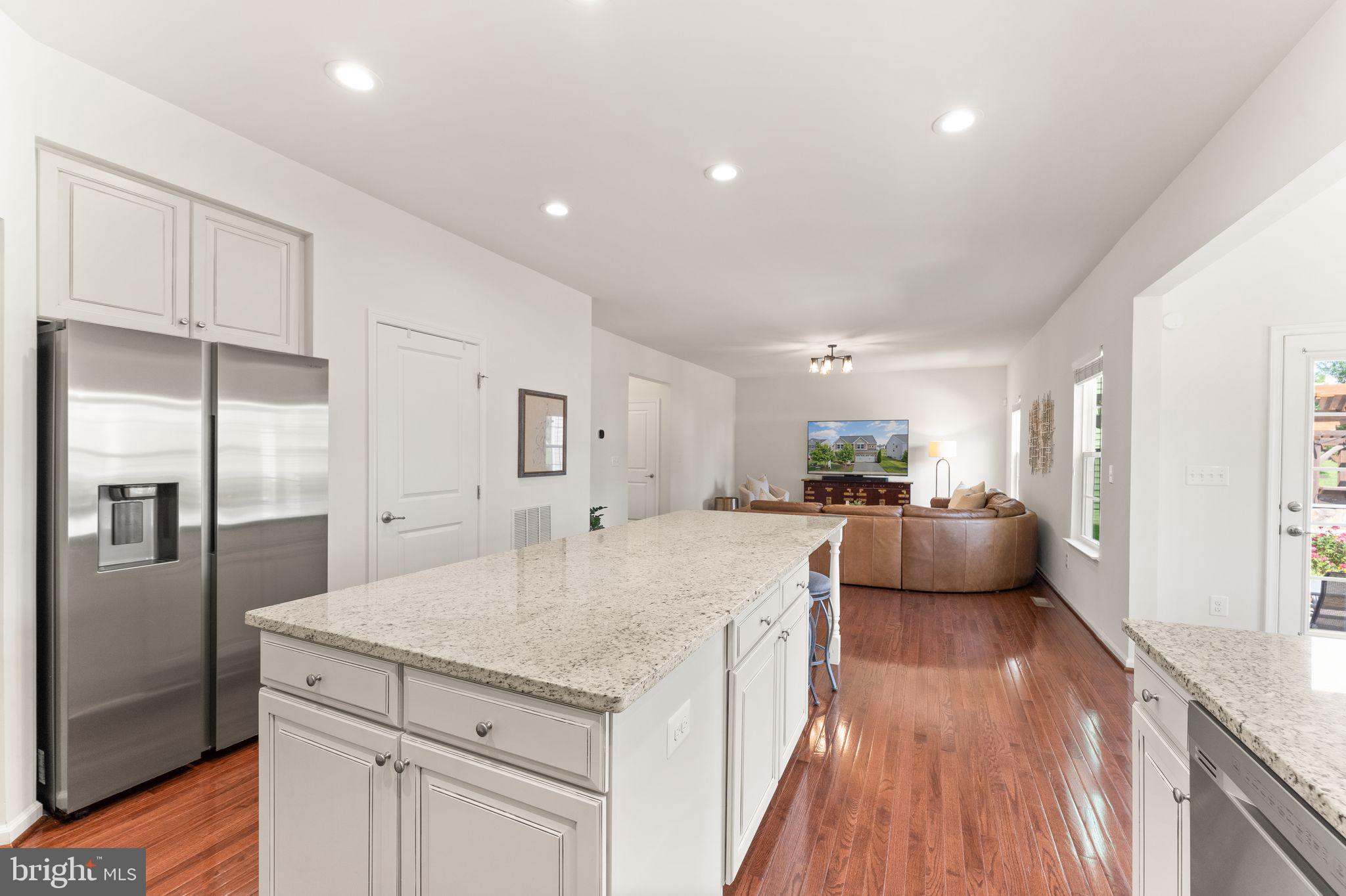 LOUDOUN CROSSING - Residential