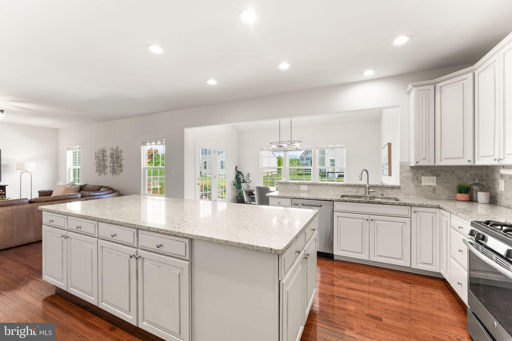 LOUDOUN CROSSING - Residential