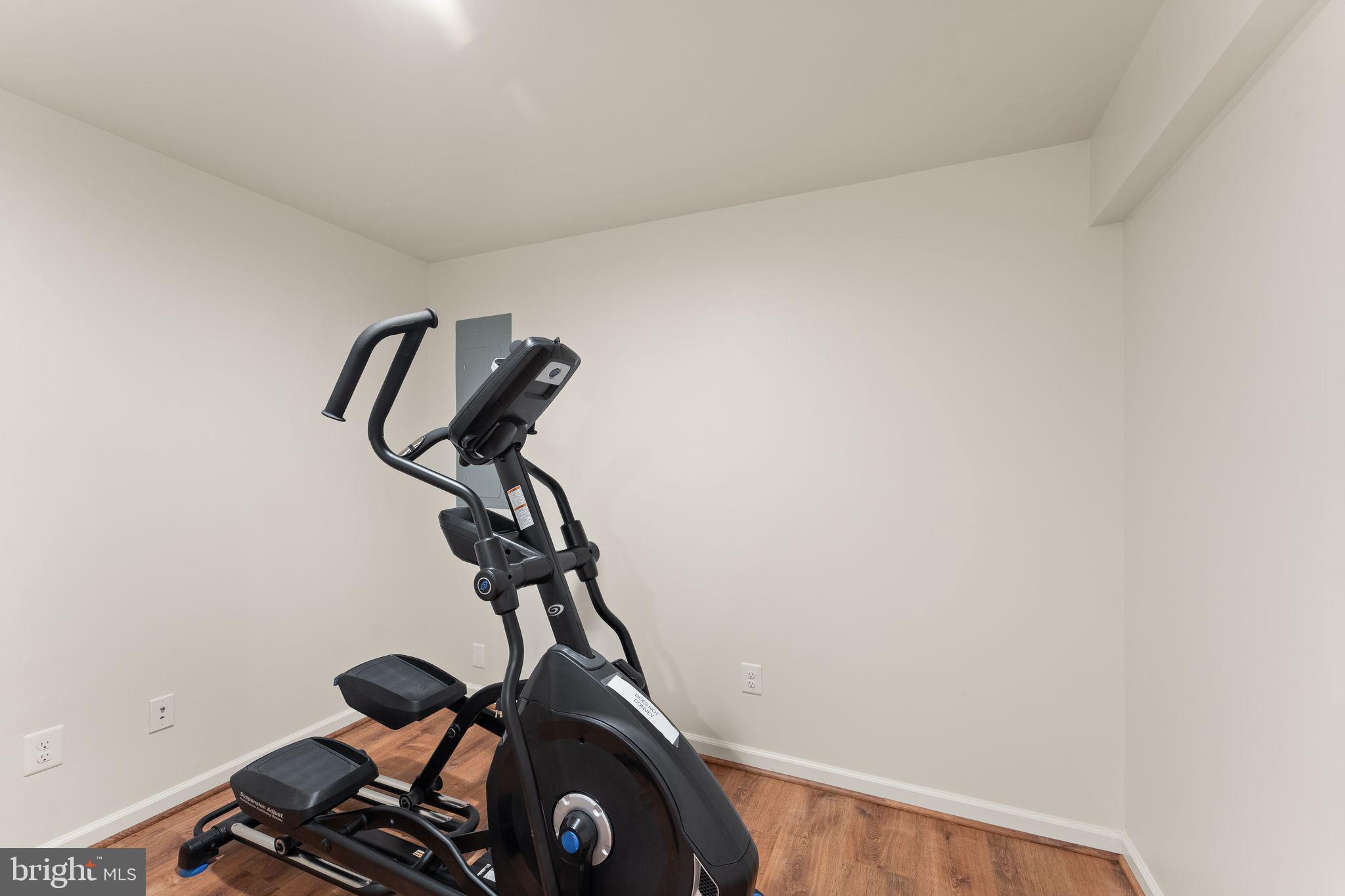 LOUDOUN CROSSING - Residential