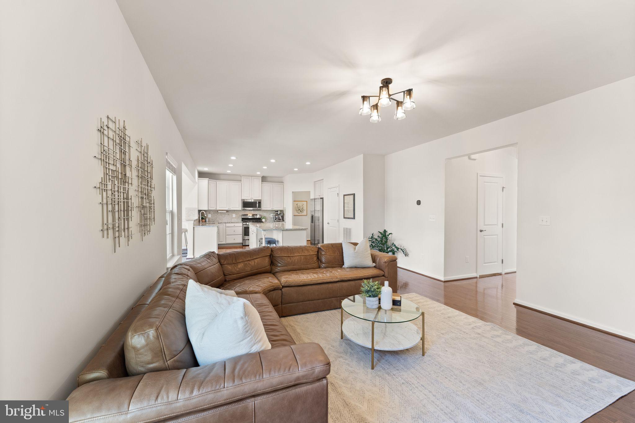 LOUDOUN CROSSING - Residential