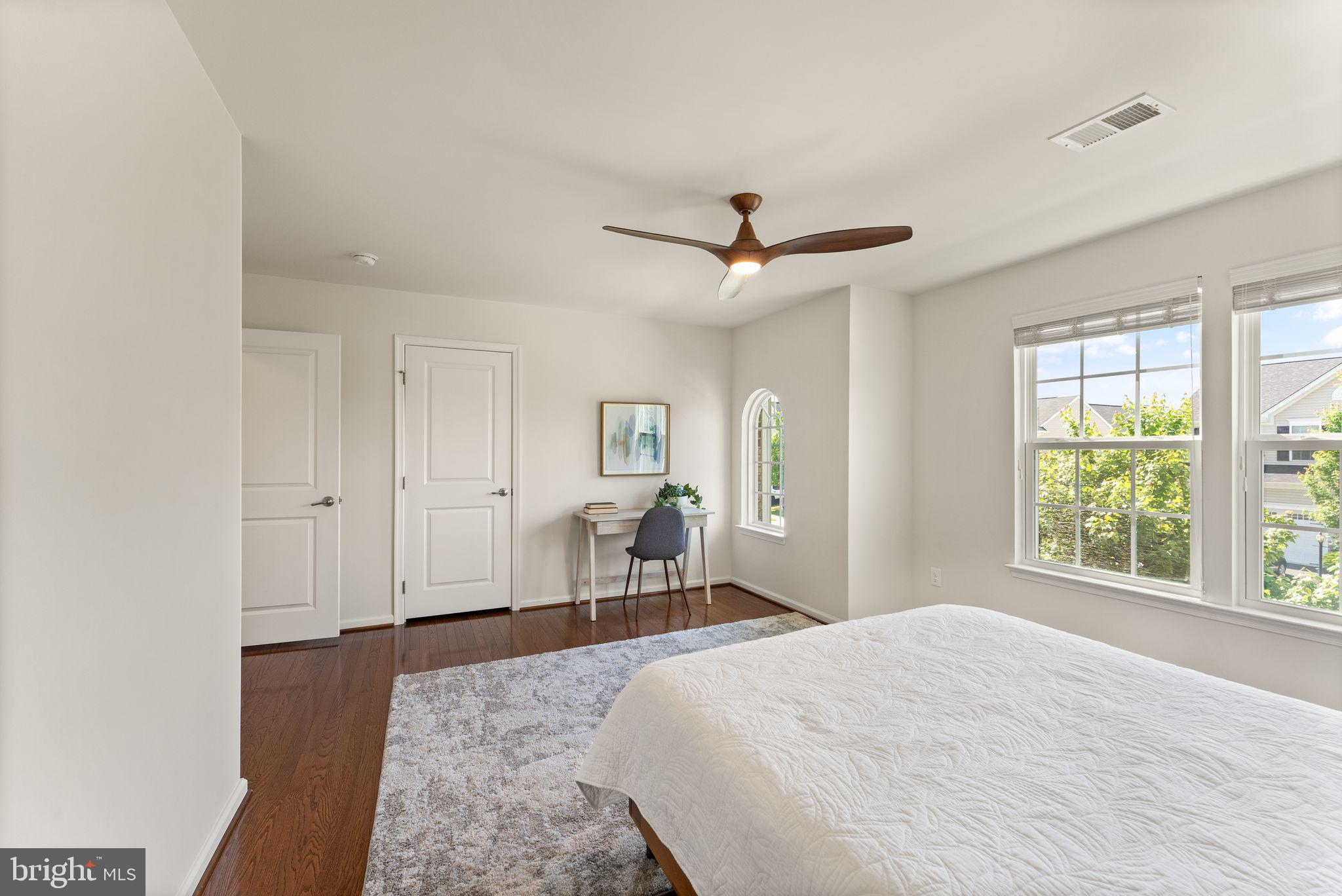 LOUDOUN CROSSING - Residential