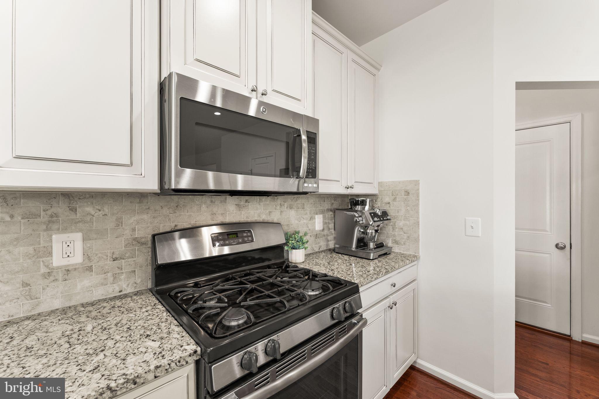 LOUDOUN CROSSING - Residential