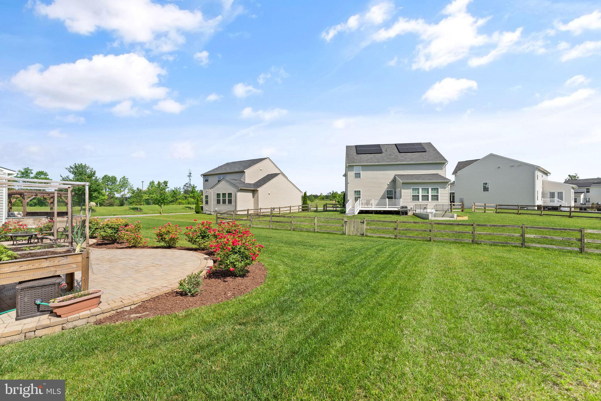 LOUDOUN CROSSING - Residential