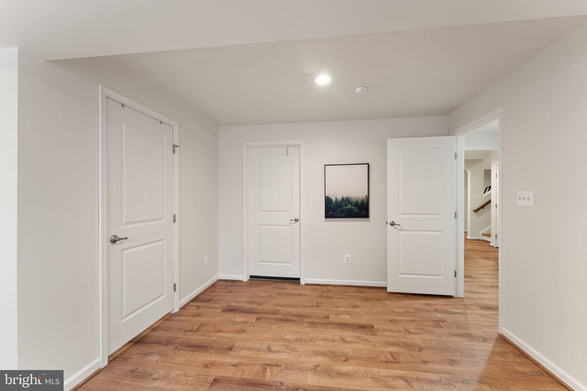 LOUDOUN CROSSING - Residential