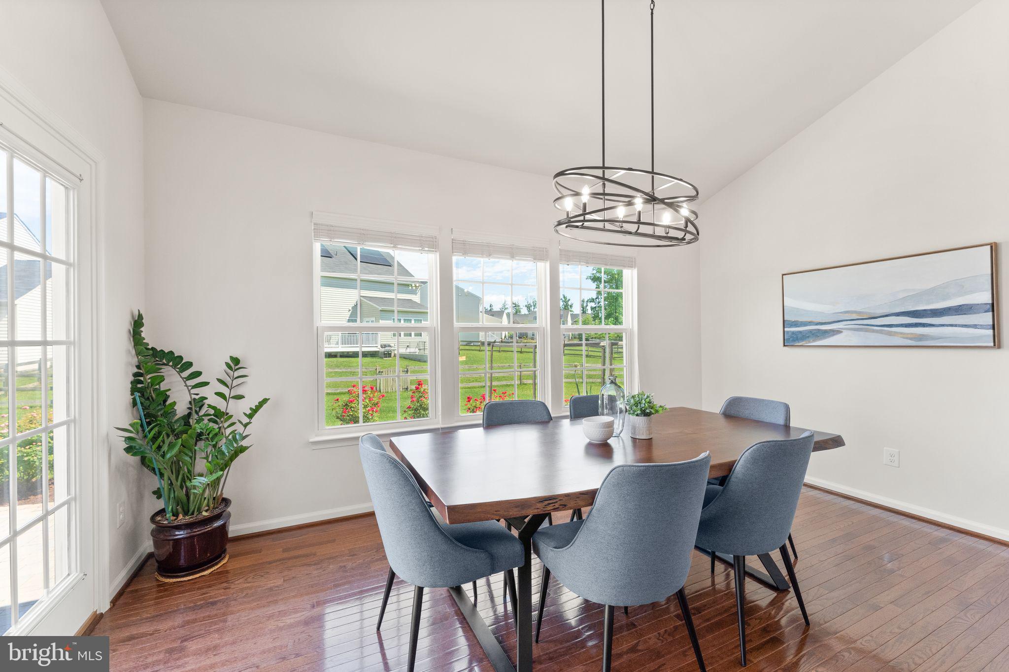 LOUDOUN CROSSING - Residential