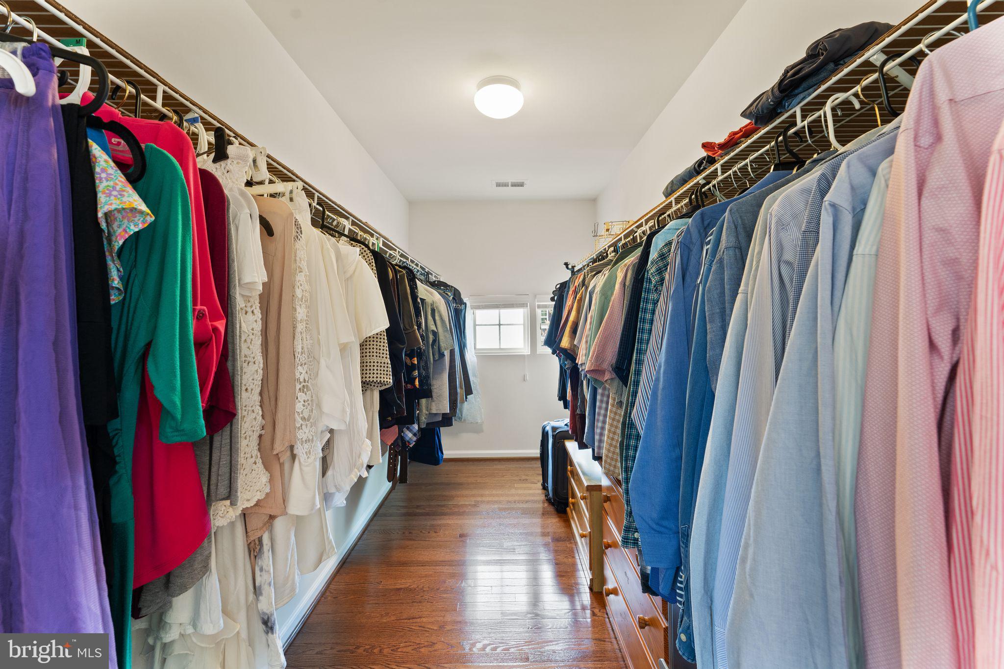 LOUDOUN CROSSING - Residential