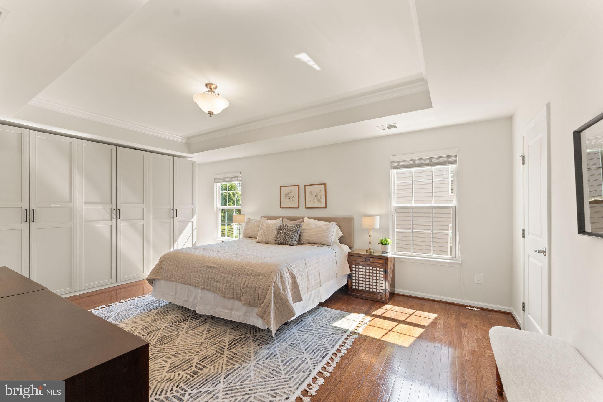 LOUDOUN CROSSING - Residential