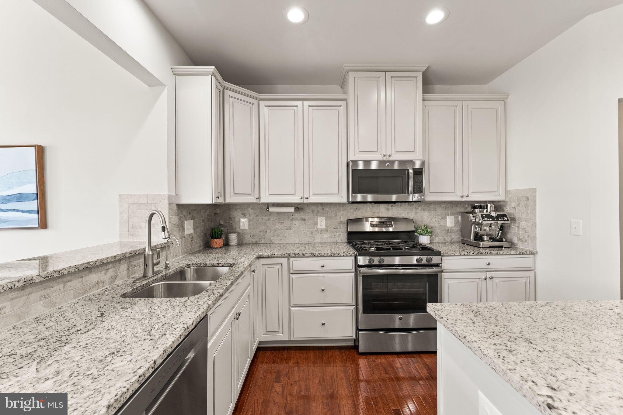 LOUDOUN CROSSING - Residential