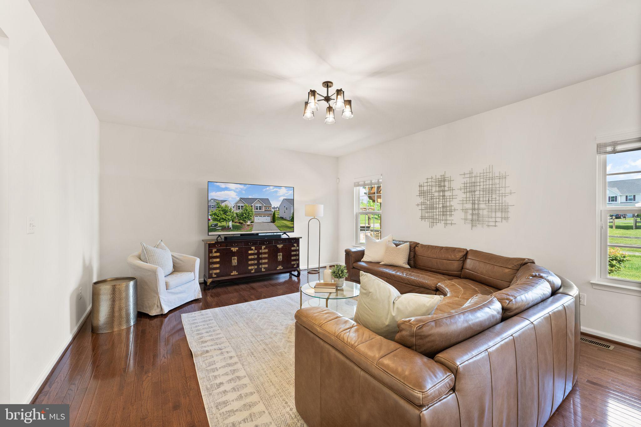 LOUDOUN CROSSING - Residential