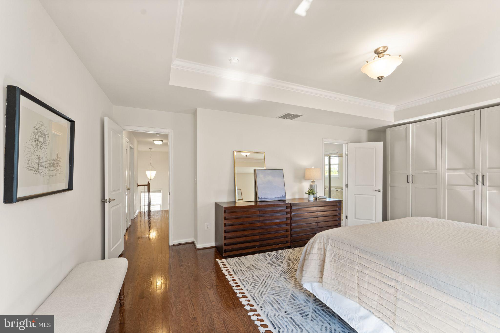 LOUDOUN CROSSING - Residential