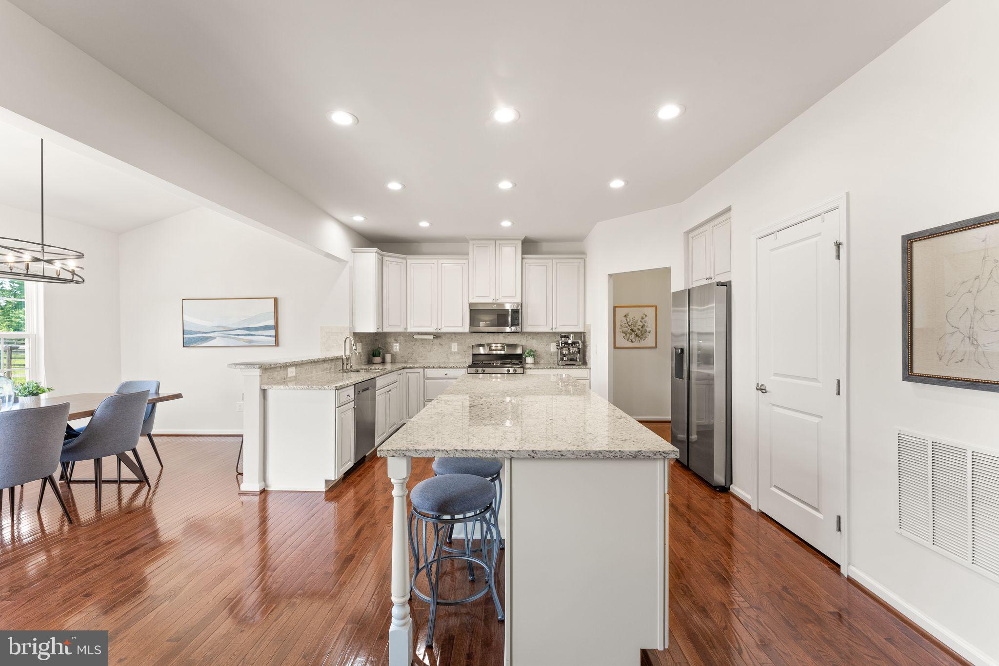 LOUDOUN CROSSING - Residential