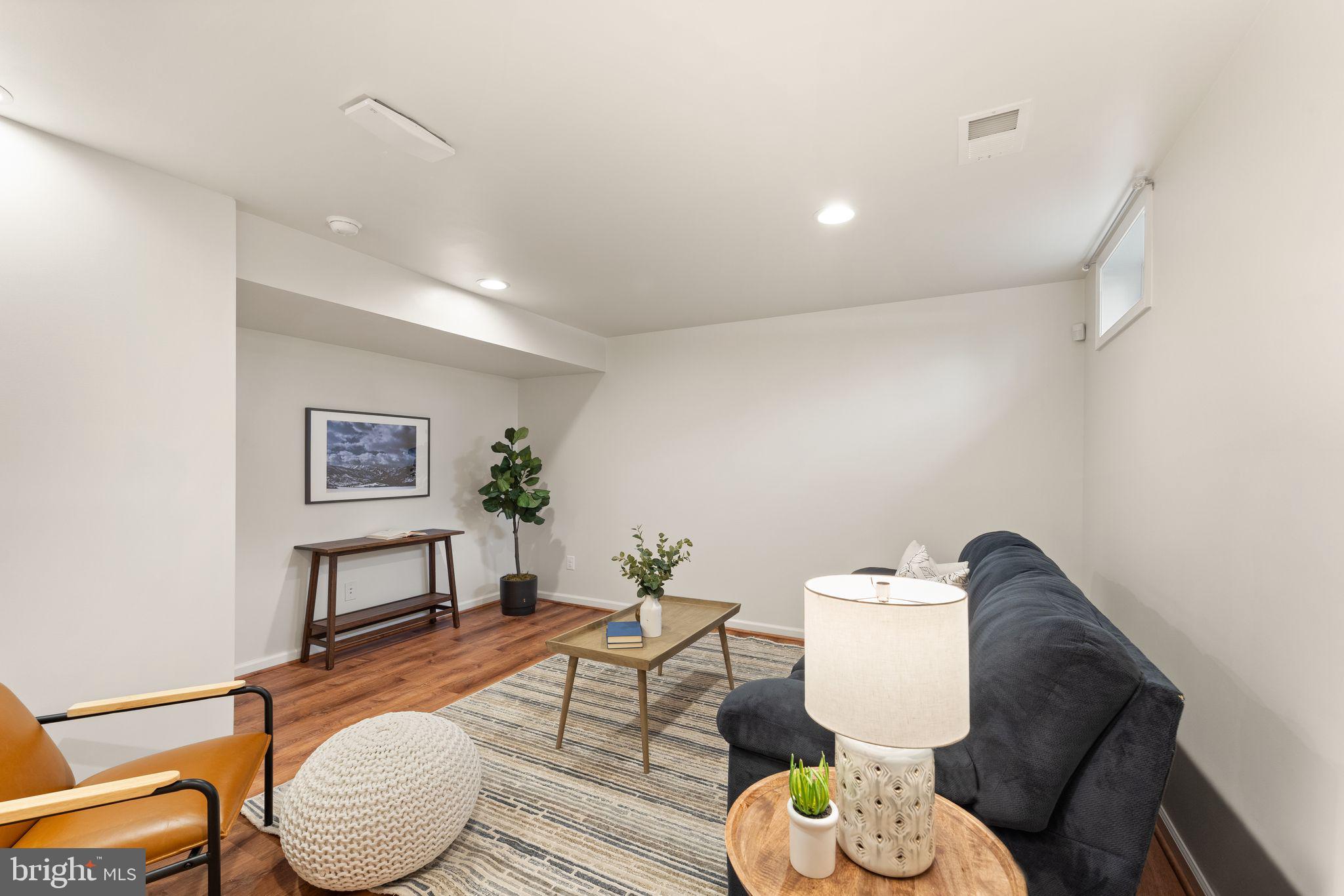 LOUDOUN CROSSING - Residential