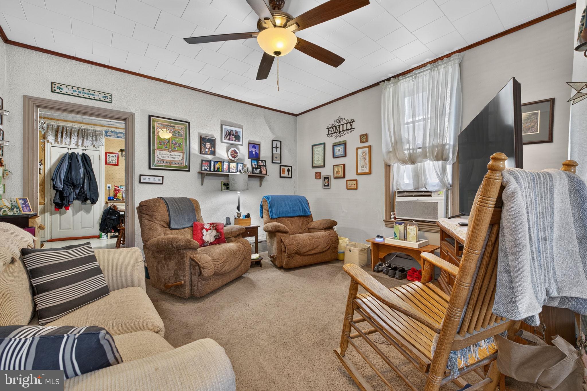 134 W WALNUT STREET
