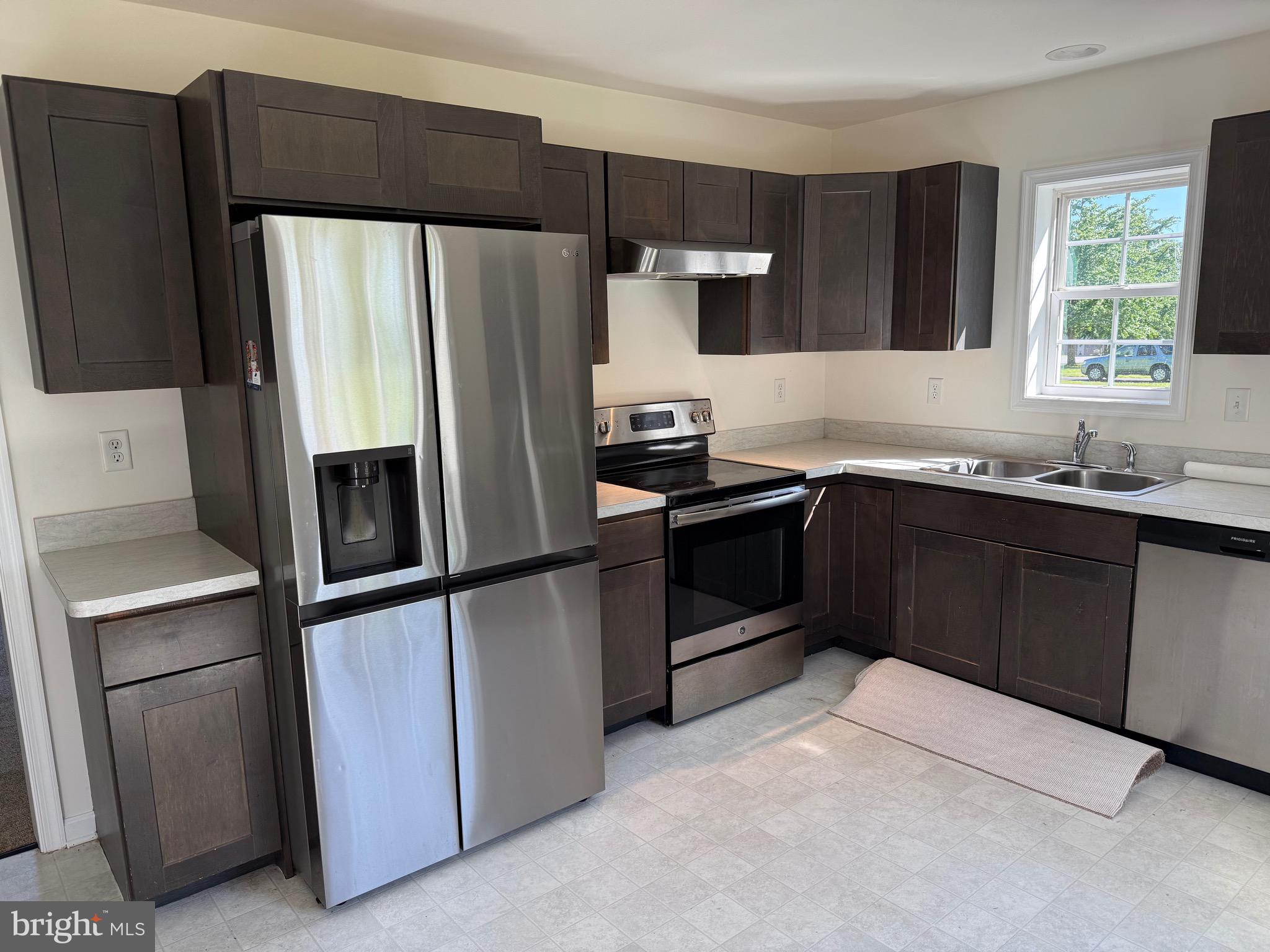 1010 TWIN COURT