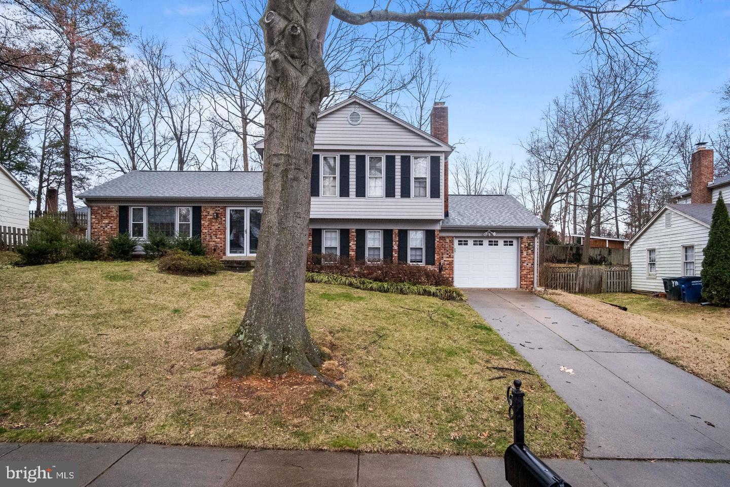 7813 NEW LONDON DRIVE