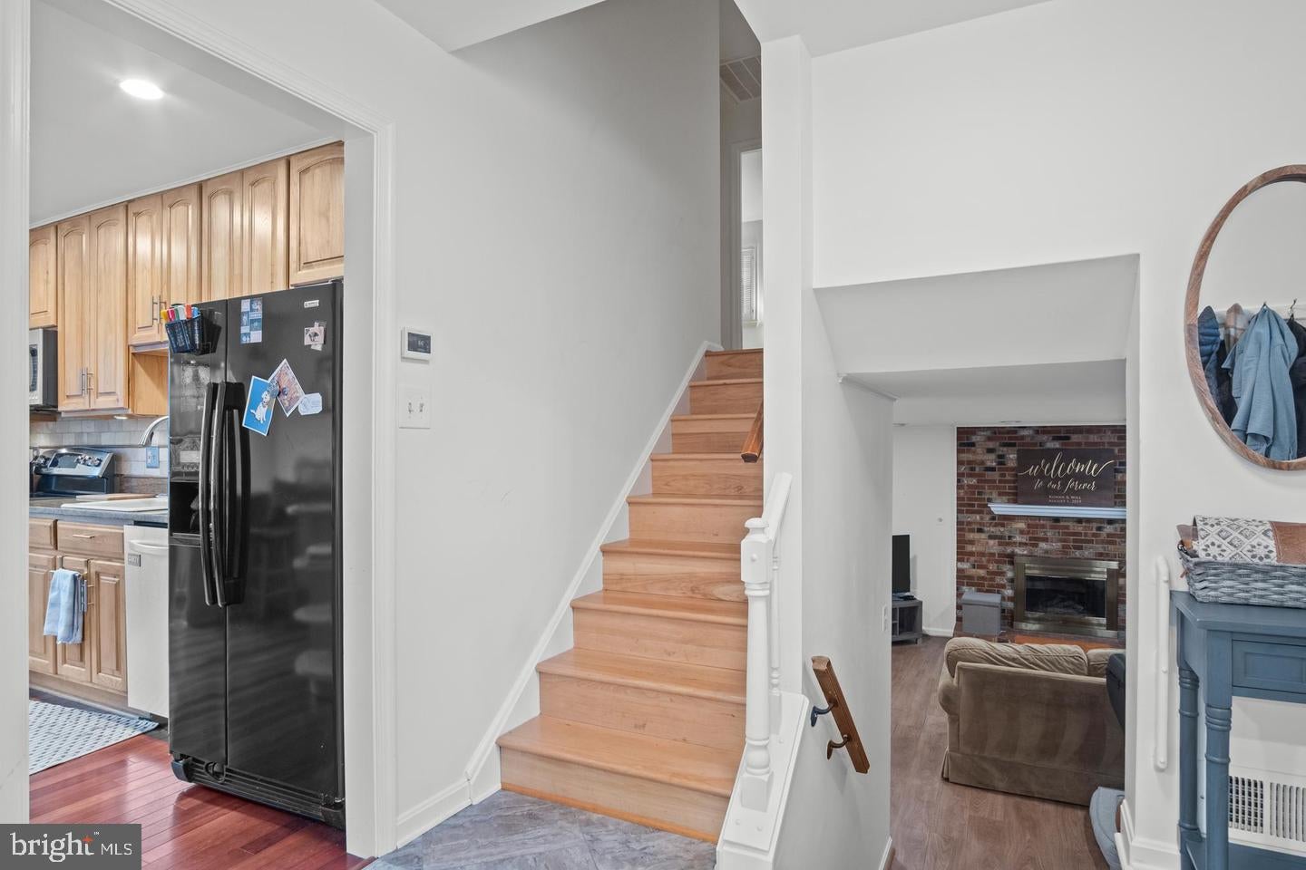7813 NEW LONDON DRIVE