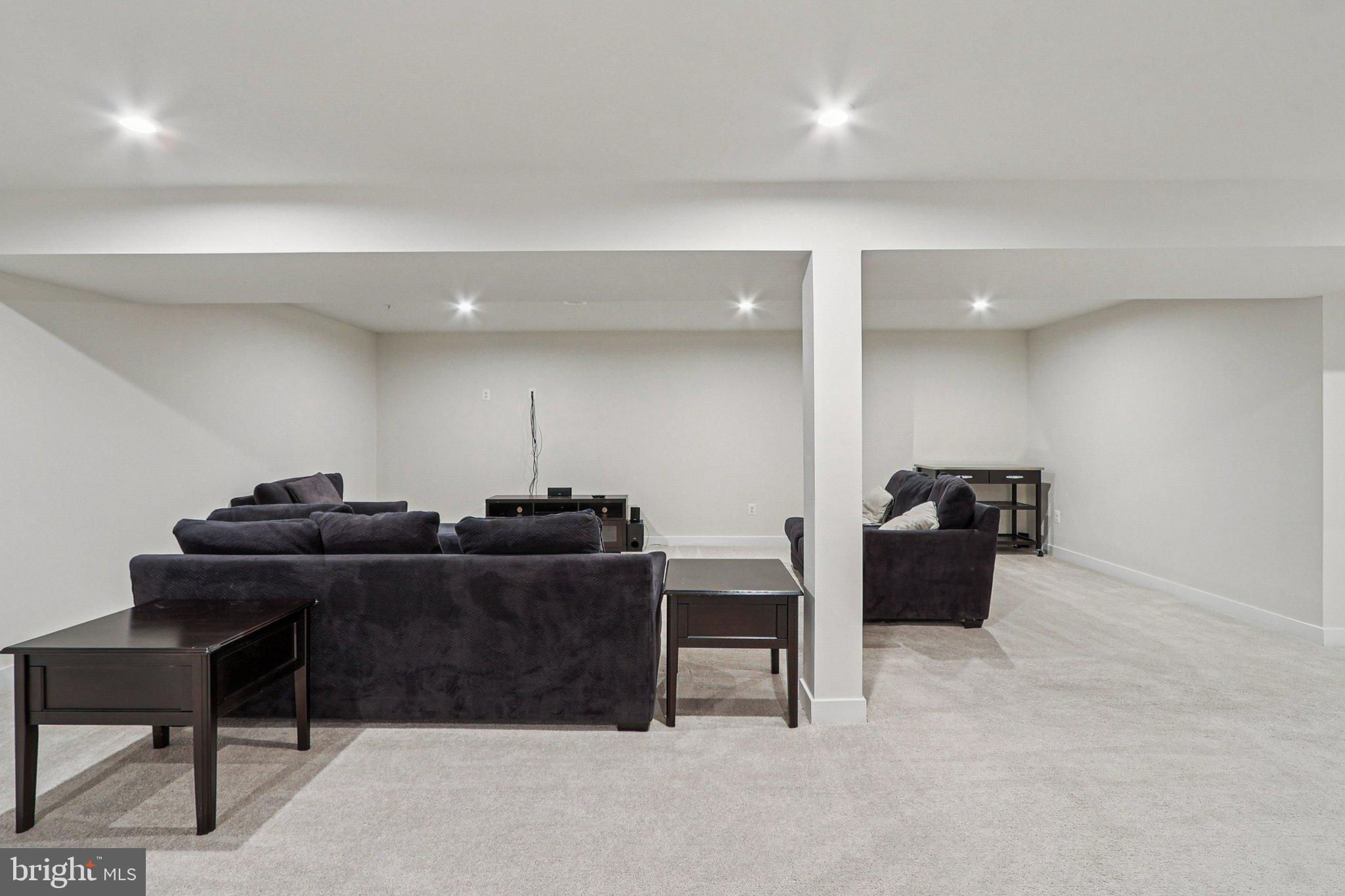 CHRISTOPHER POINTE - Residential