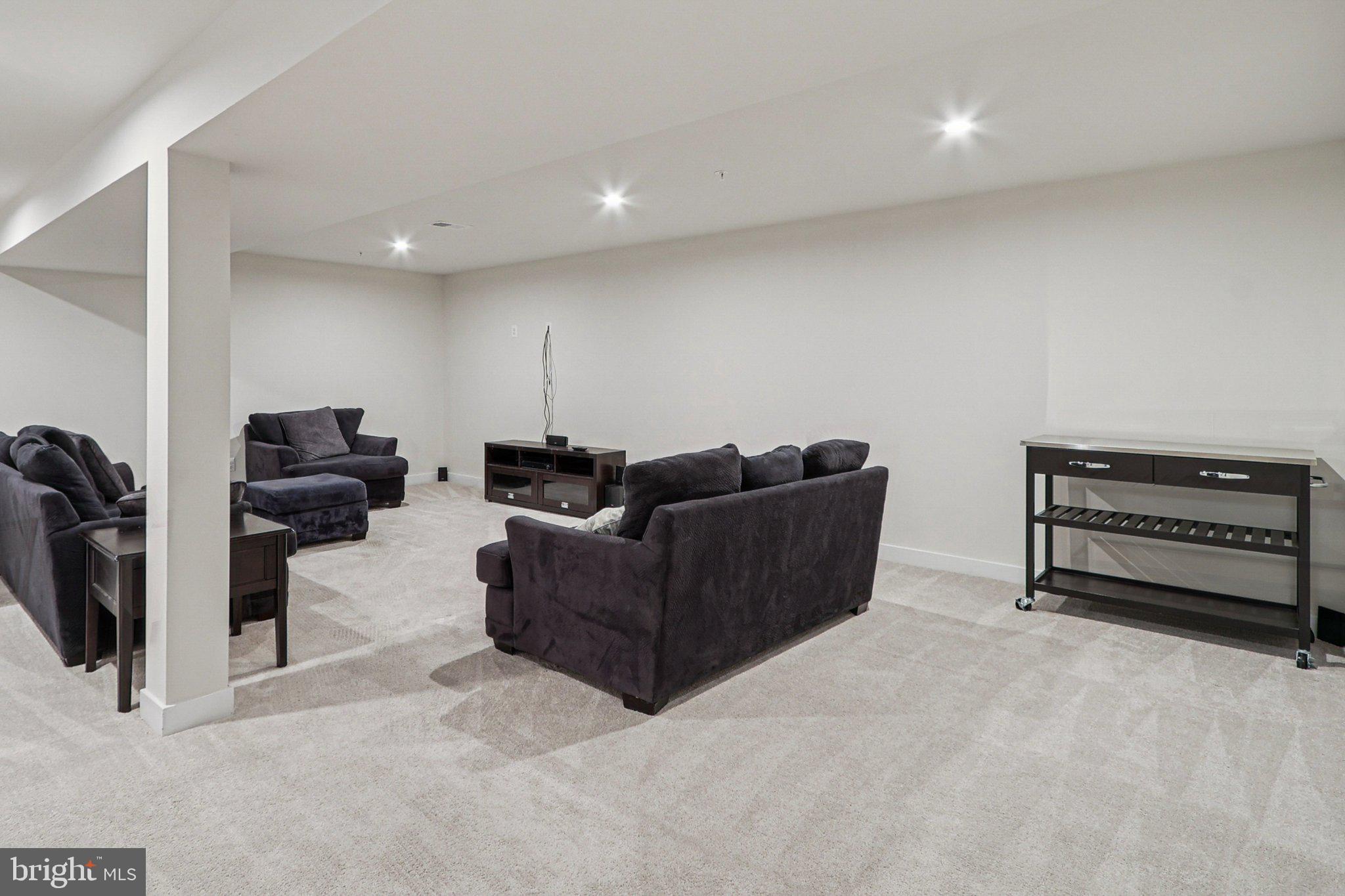 CHRISTOPHER POINTE - Residential