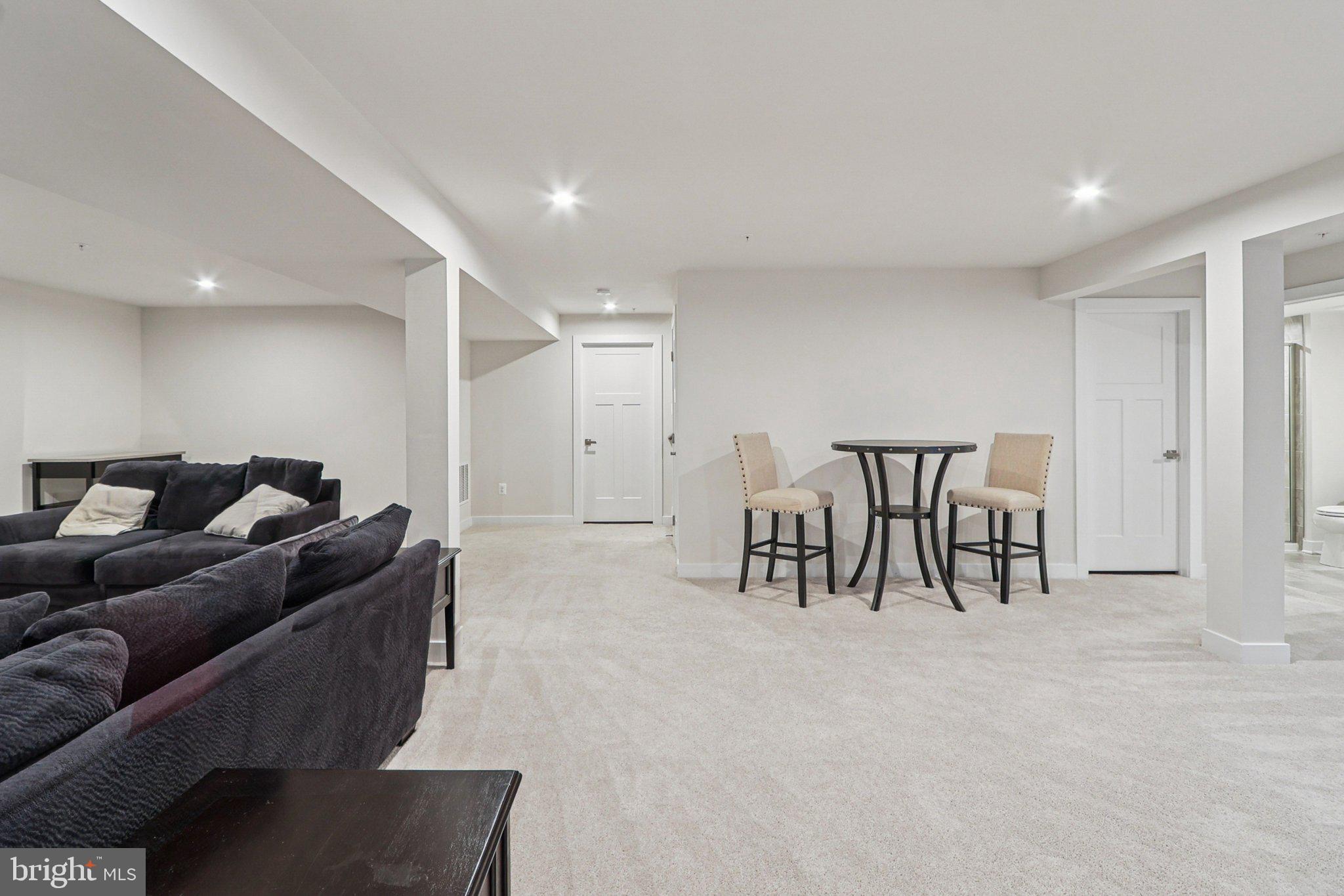 CHRISTOPHER POINTE - Residential