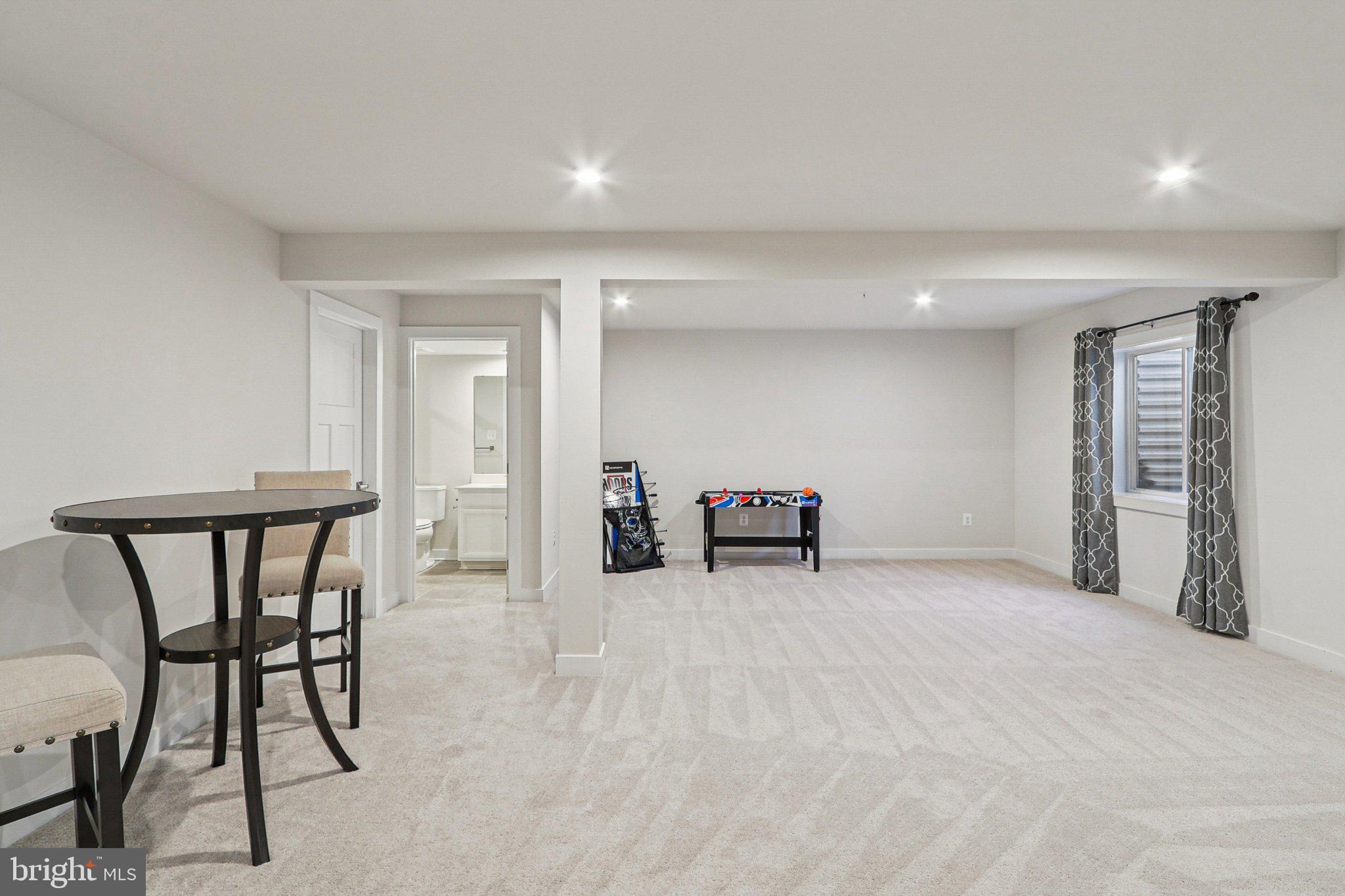 CHRISTOPHER POINTE - Residential