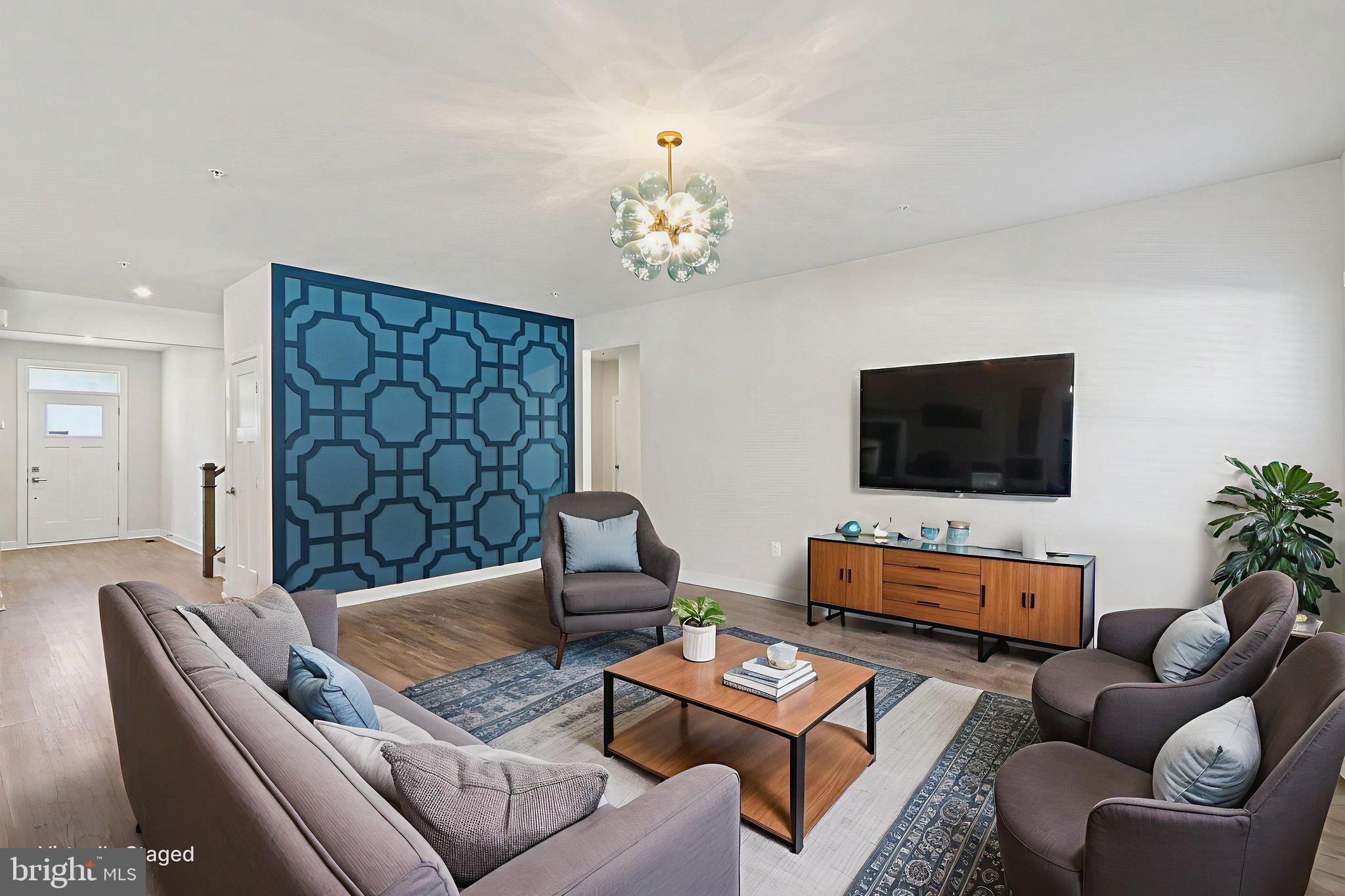 CHRISTOPHER POINTE - Residential