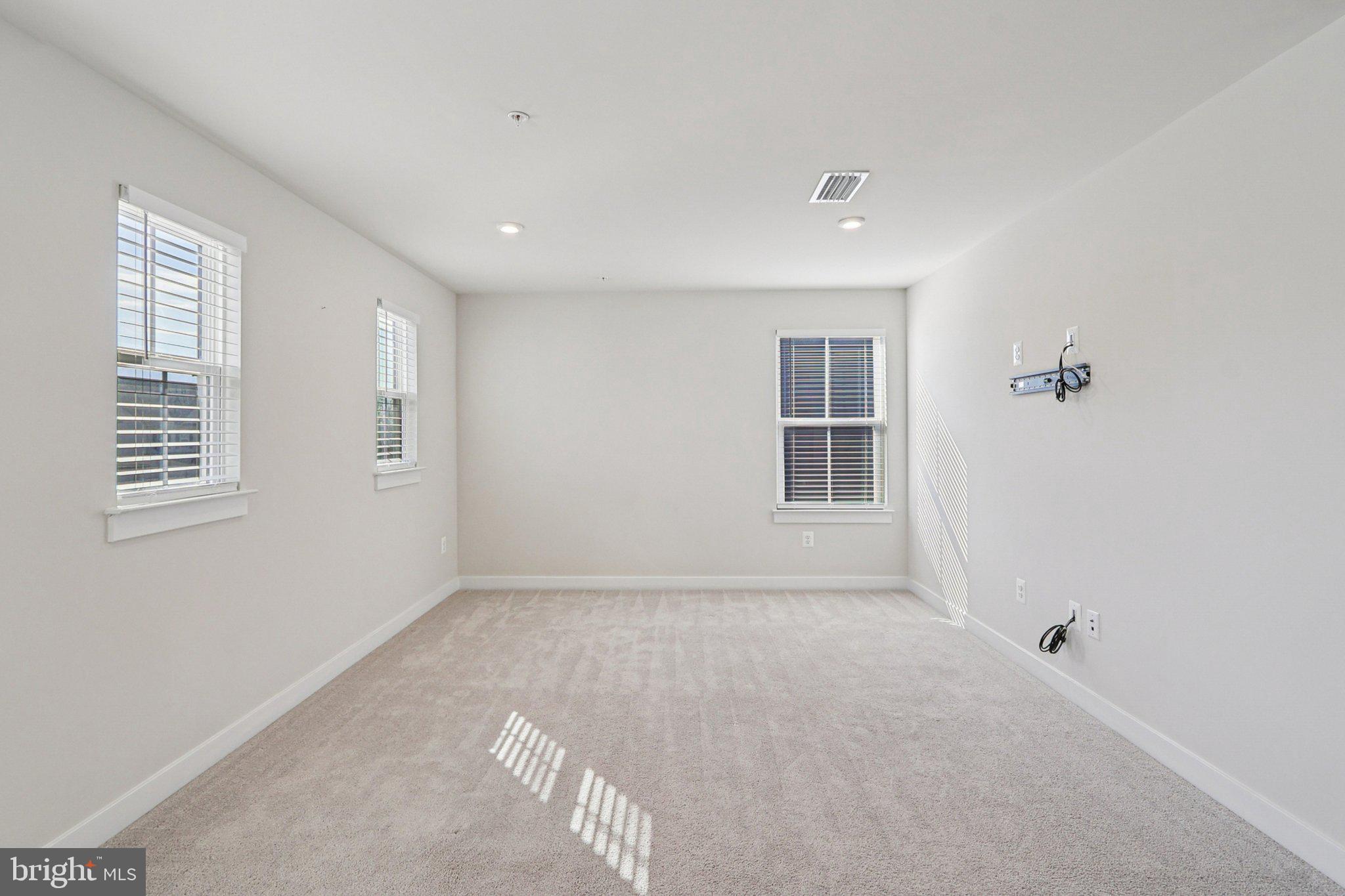 CHRISTOPHER POINTE - Residential