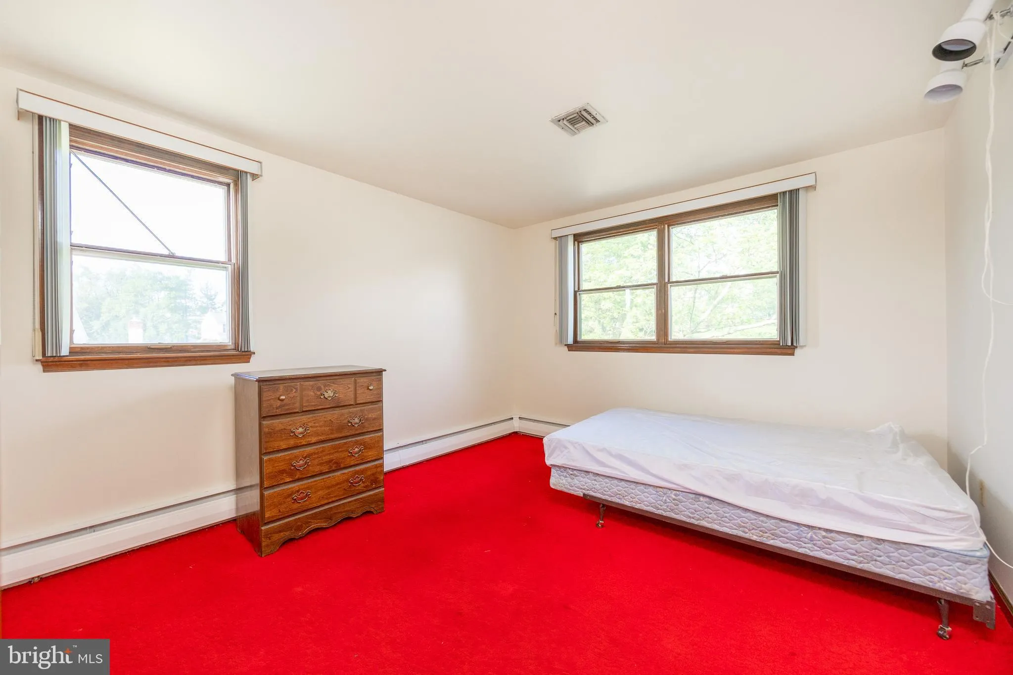 Norristown, Pennsylvania 19403, United States, 4 Bedrooms Bedrooms, ,3 BathroomsBathrooms,Residential,Pending,135177