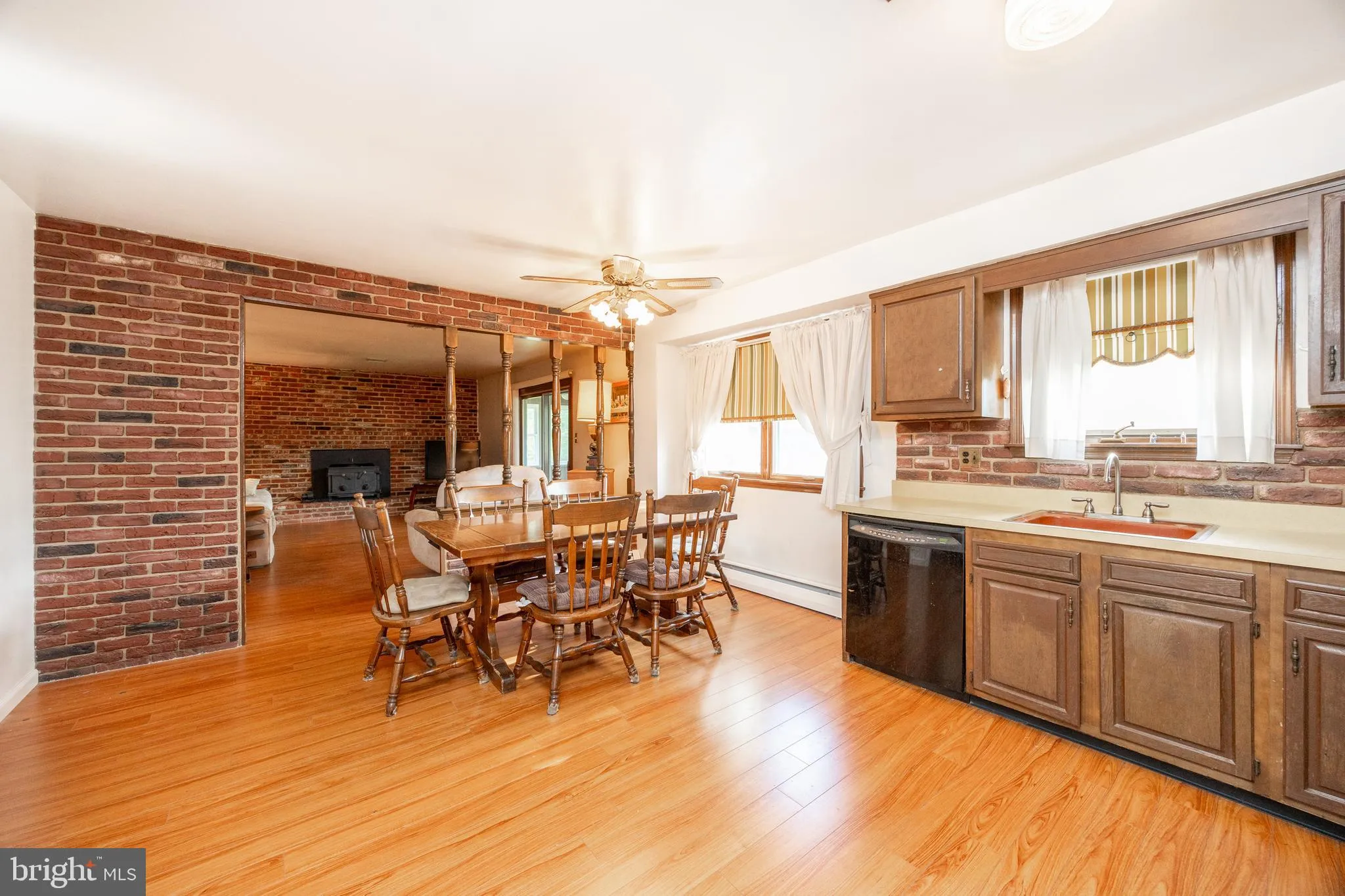 Norristown, Pennsylvania 19403, United States, 4 Bedrooms Bedrooms, ,3 BathroomsBathrooms,Residential,Pending,135177