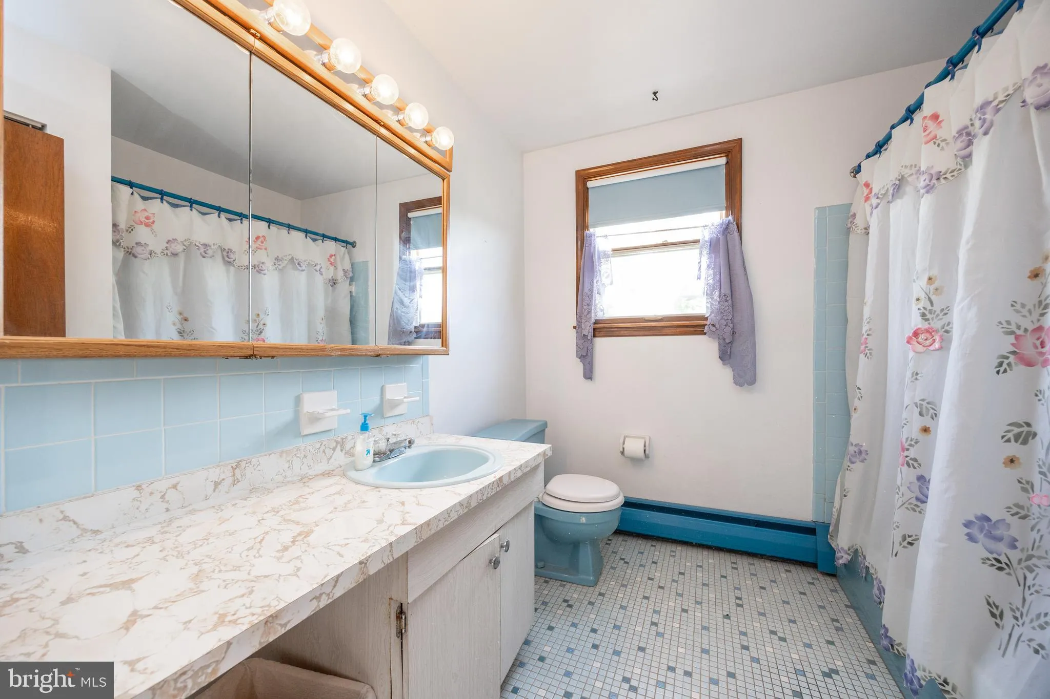 Norristown, Pennsylvania 19403, United States, 4 Bedrooms Bedrooms, ,3 BathroomsBathrooms,Residential,Pending,135177