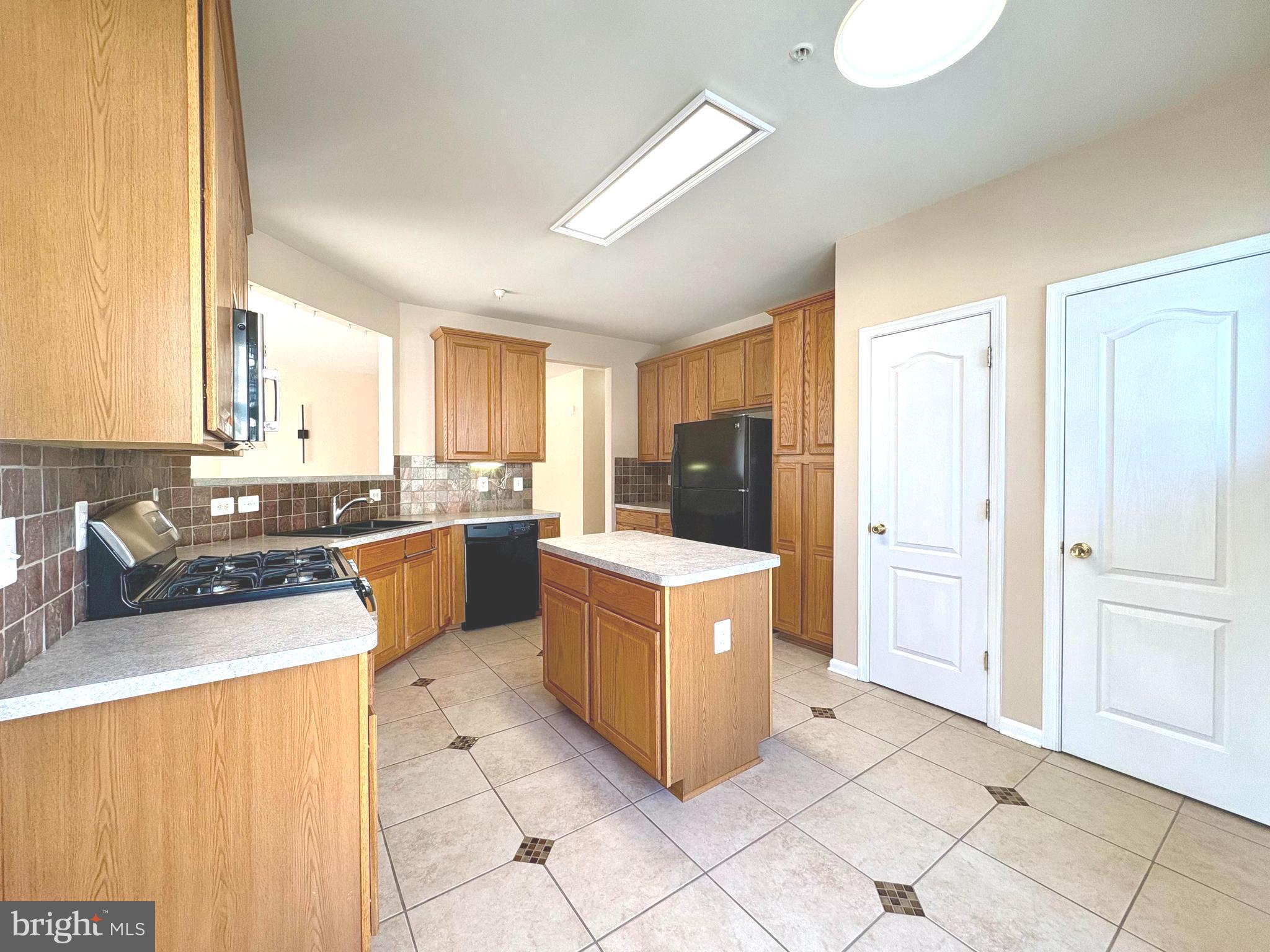 THE RESERVE CONDOMINIUMS - Residential