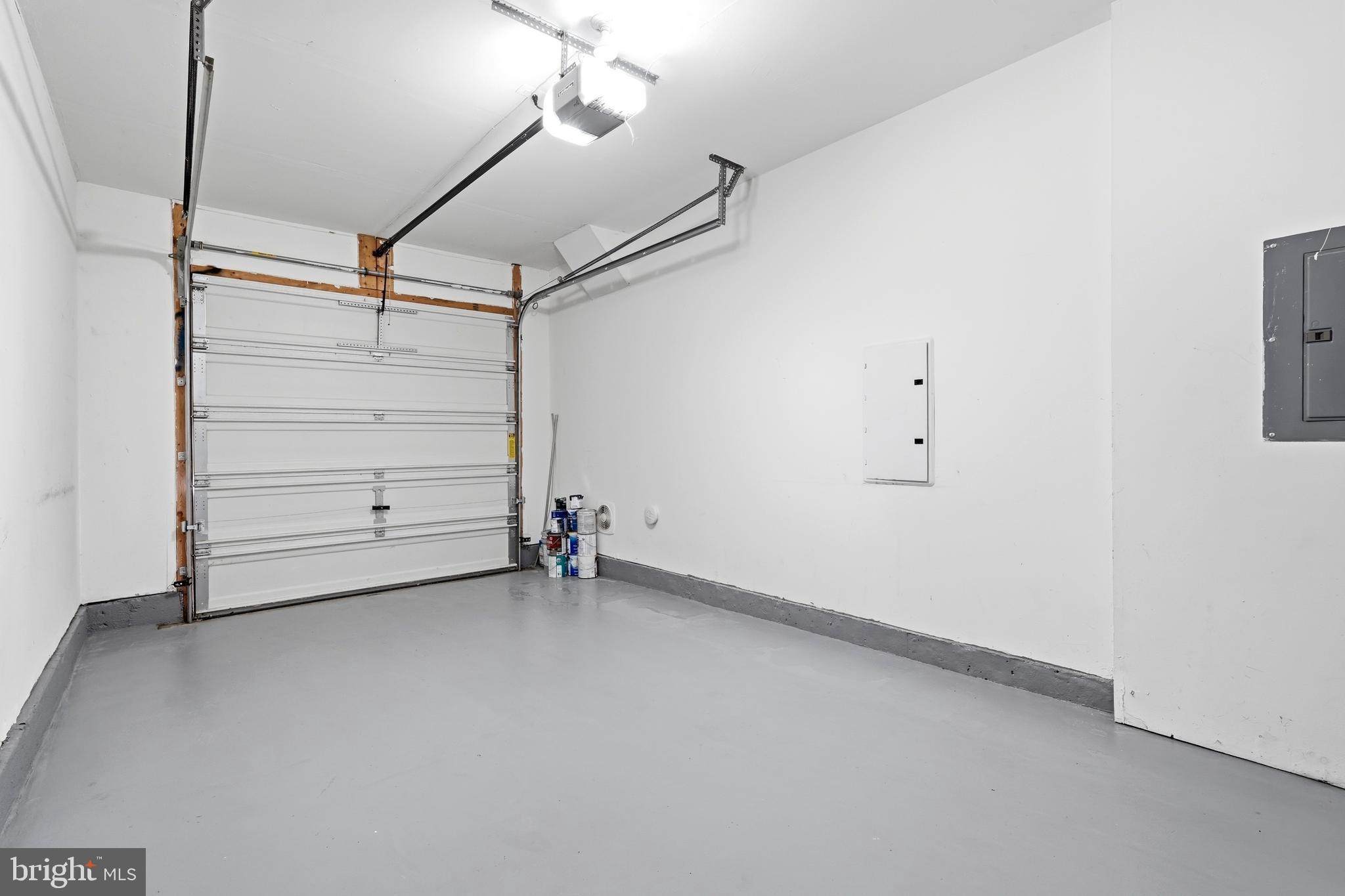 RESIDENCES AT DULLES PRK - Residential