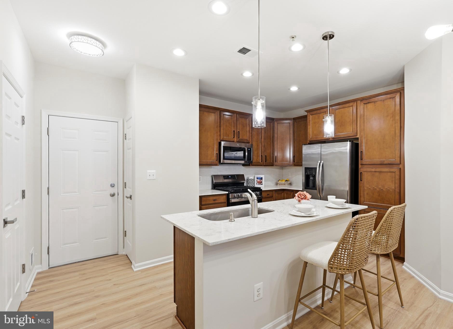 RESIDENCES AT DULLES PRK - Residential