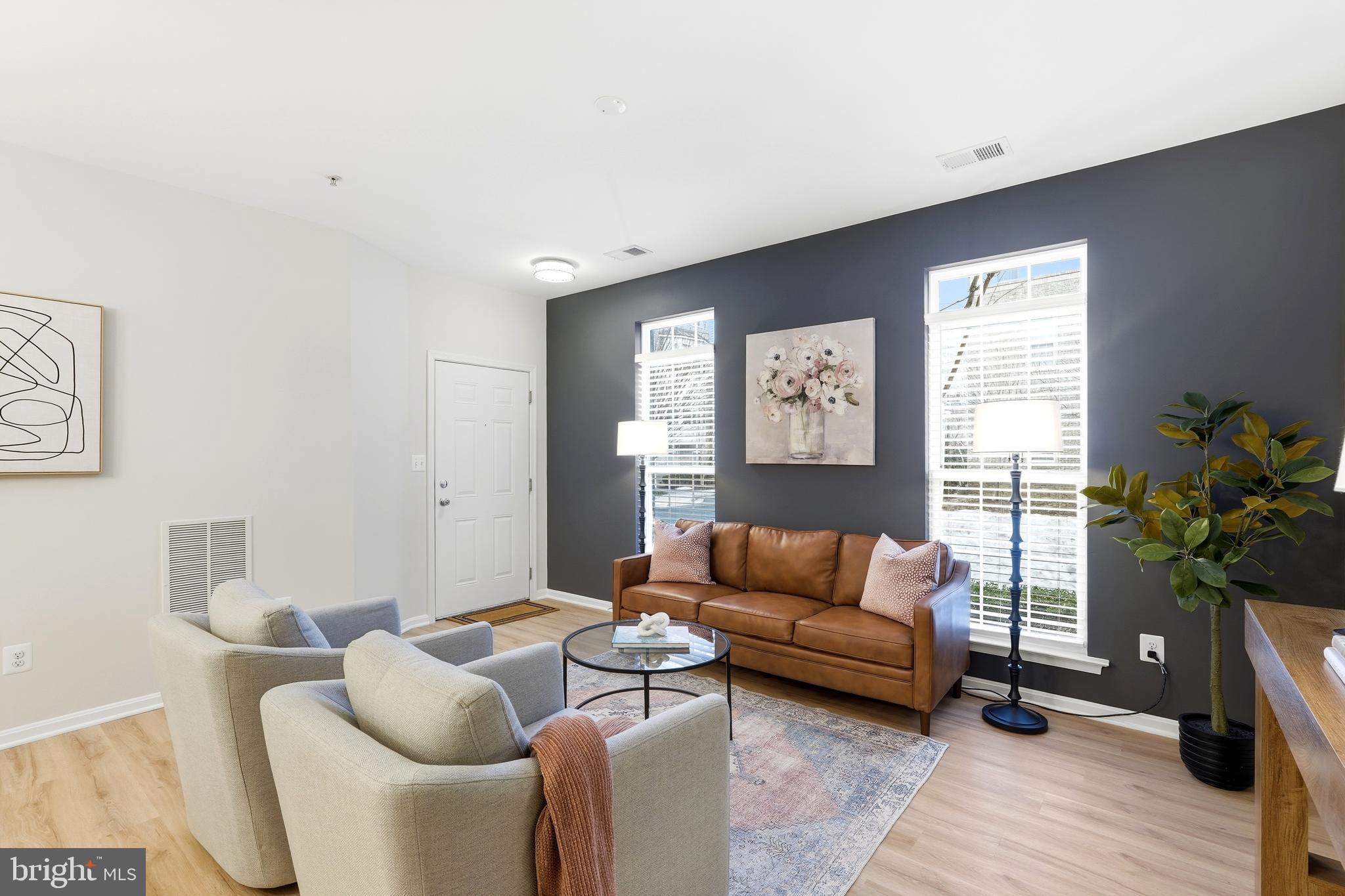 RESIDENCES AT DULLES PRK - Residential