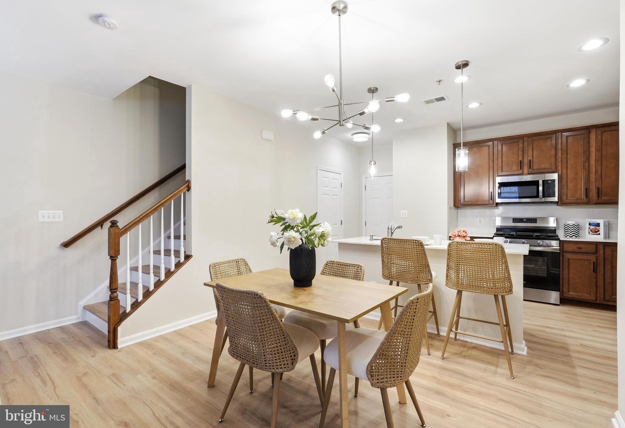 RESIDENCES AT DULLES PRK - Residential