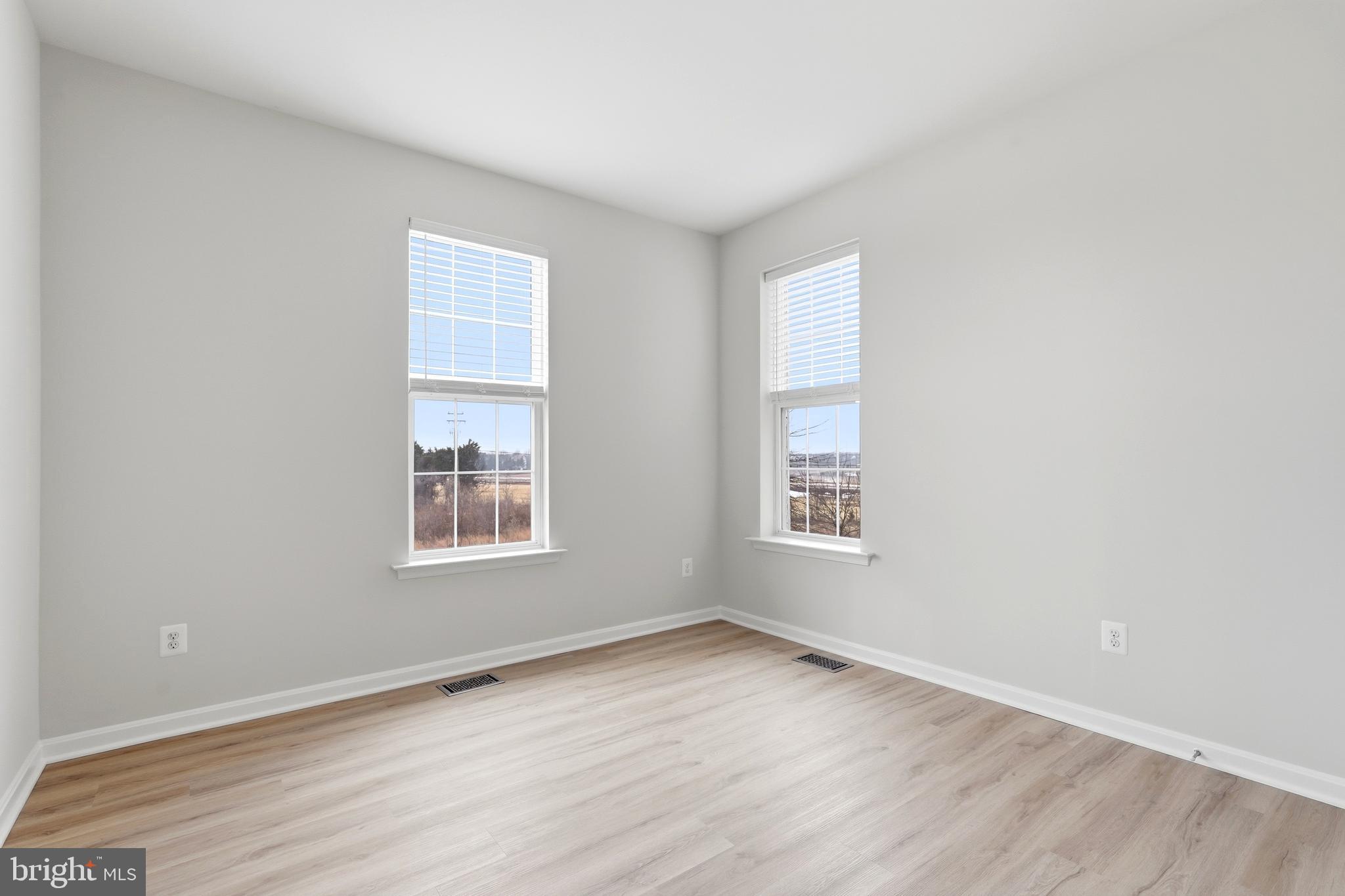 RESIDENCES AT DULLES PRK - Residential