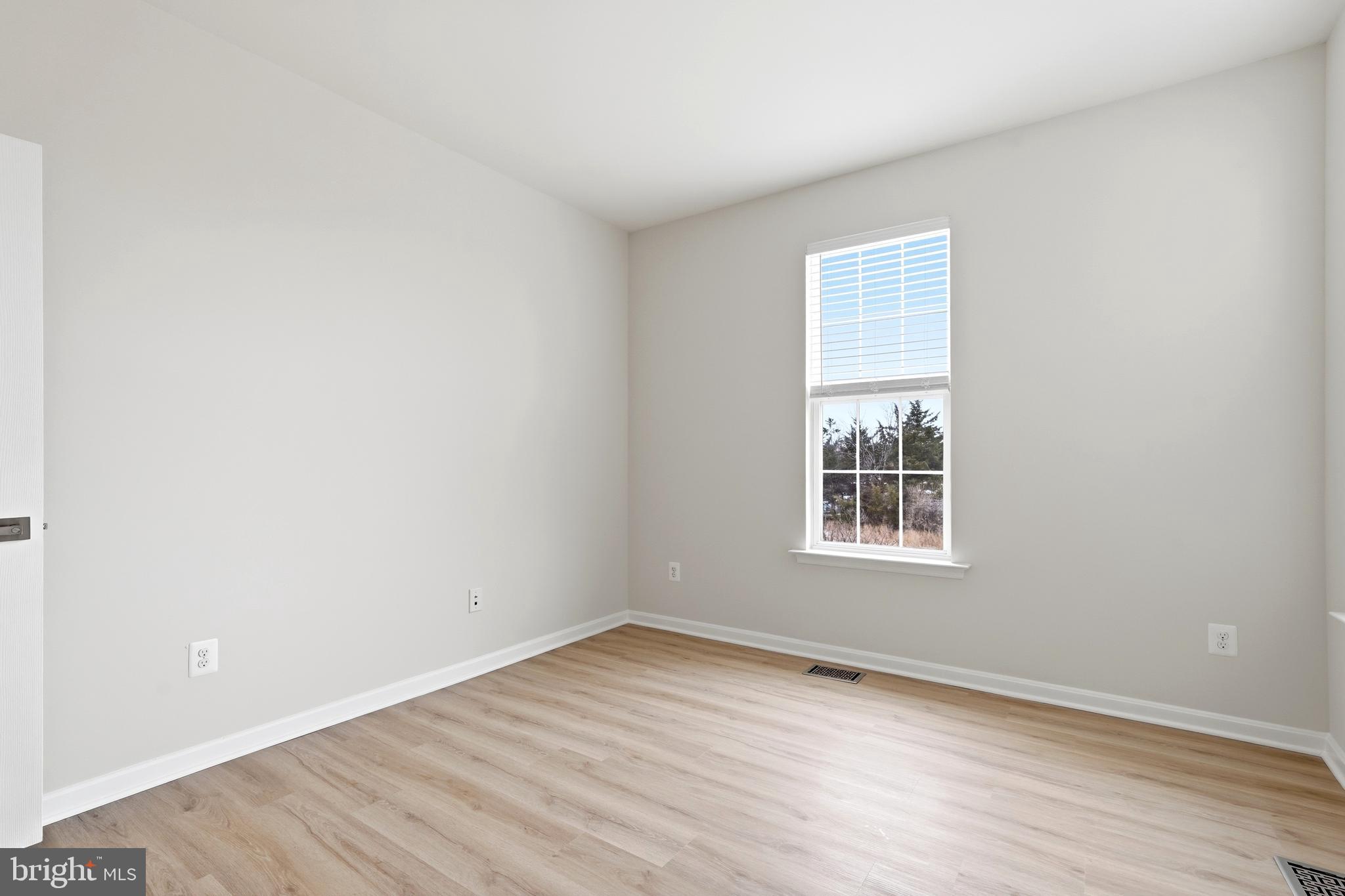 RESIDENCES AT DULLES PRK - Residential