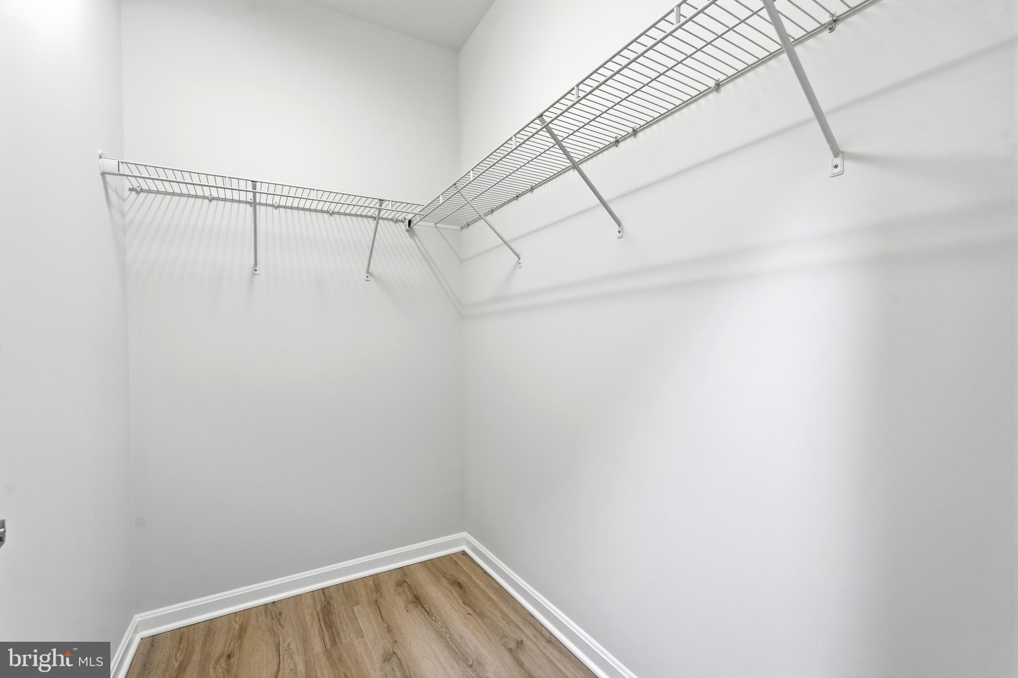 RESIDENCES AT DULLES PRK - Residential