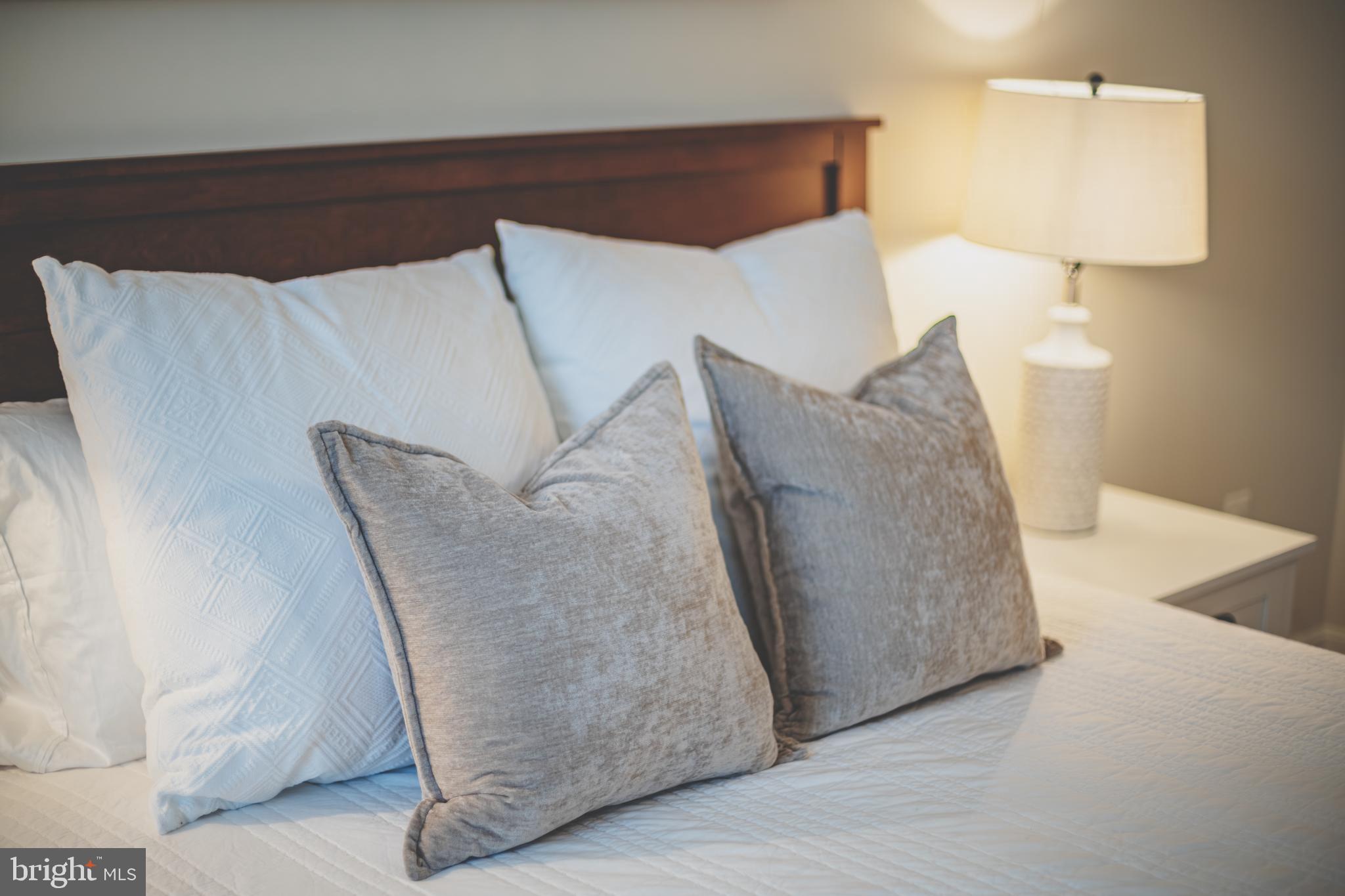 RESIDENCES AT DULLES PRK - Residential